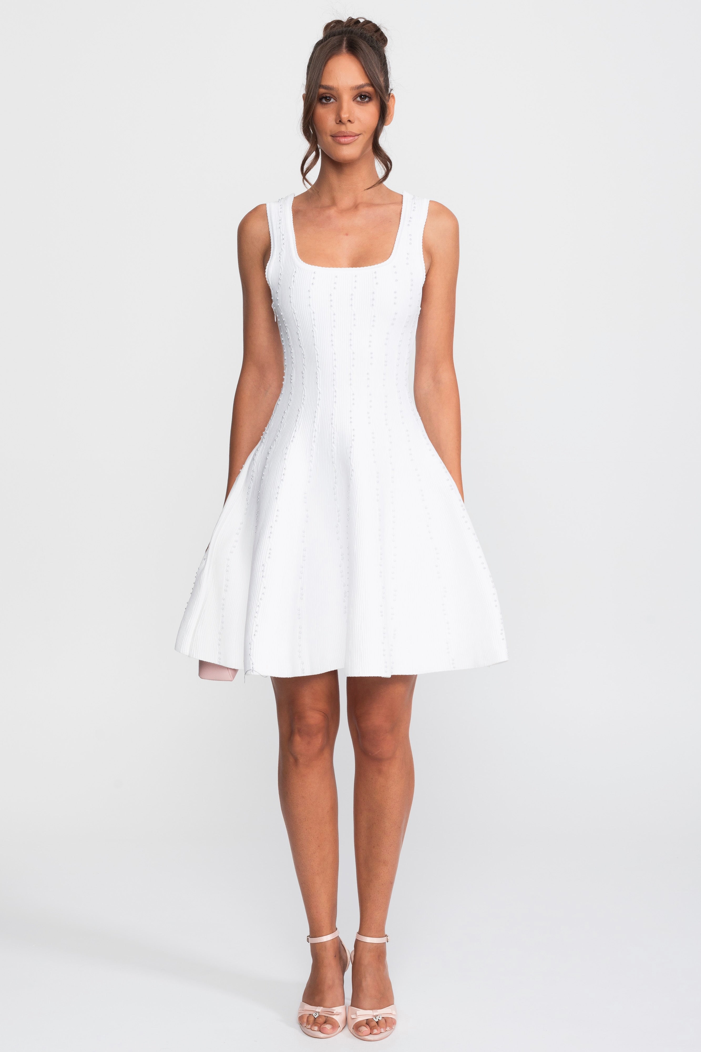 Abito Mini a Coste con Perle e Scollo Quadrato - Bianco