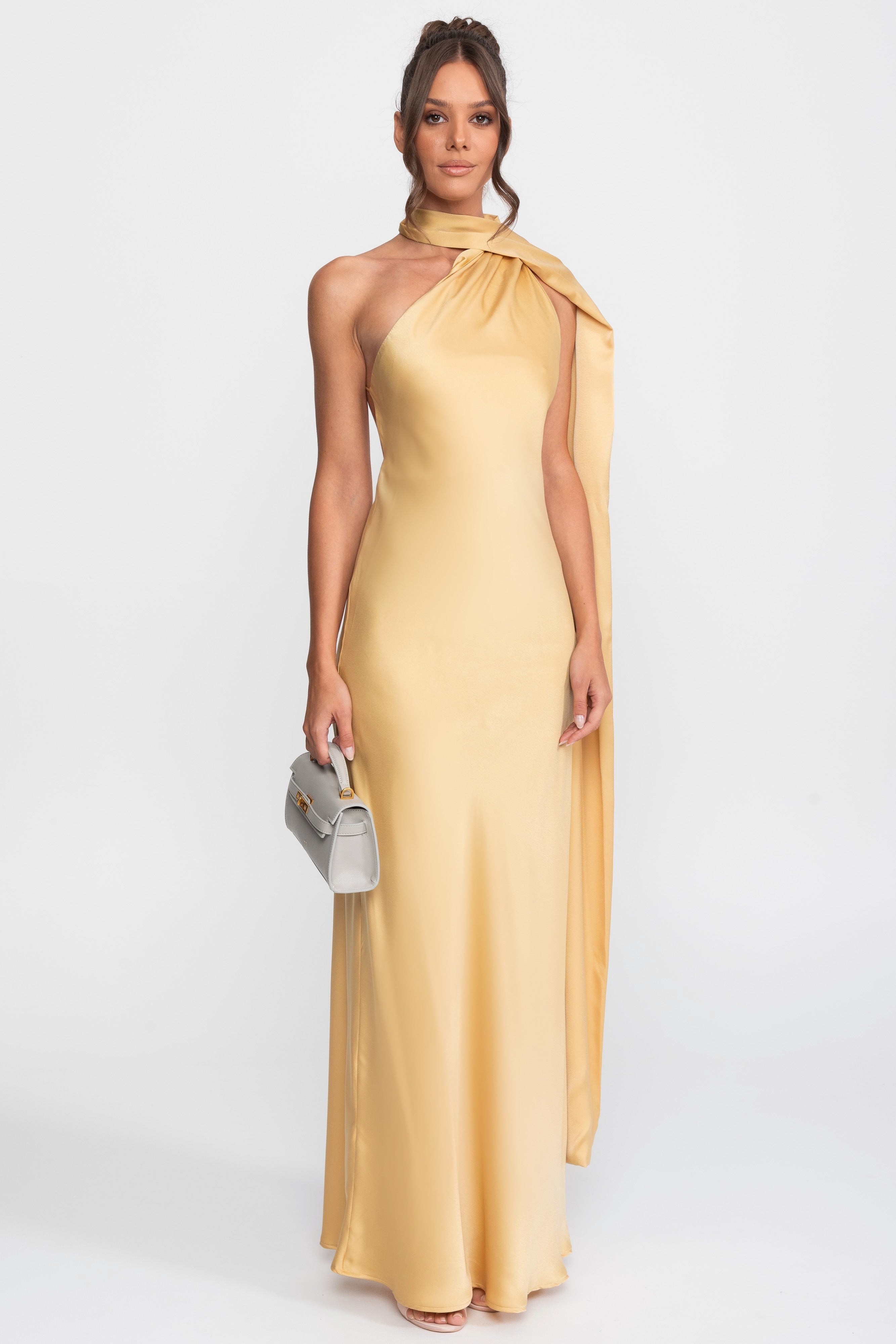 Abito Slip in Raso con Collo Halter Twist e Scollo Asimmetrico - Giallo