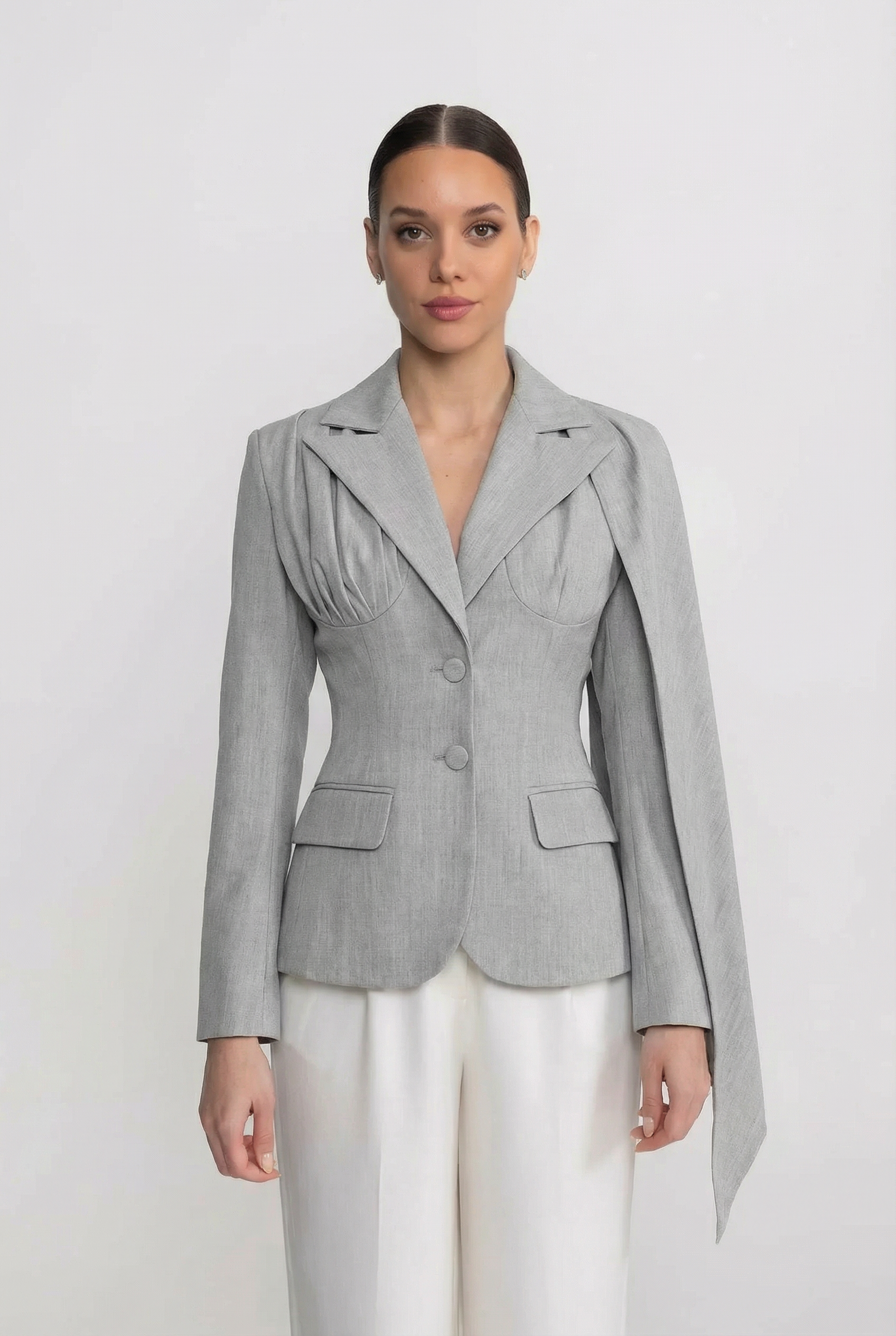 Blazer su misura a manica lunga con pannello mantella drappeggiato - Grigio