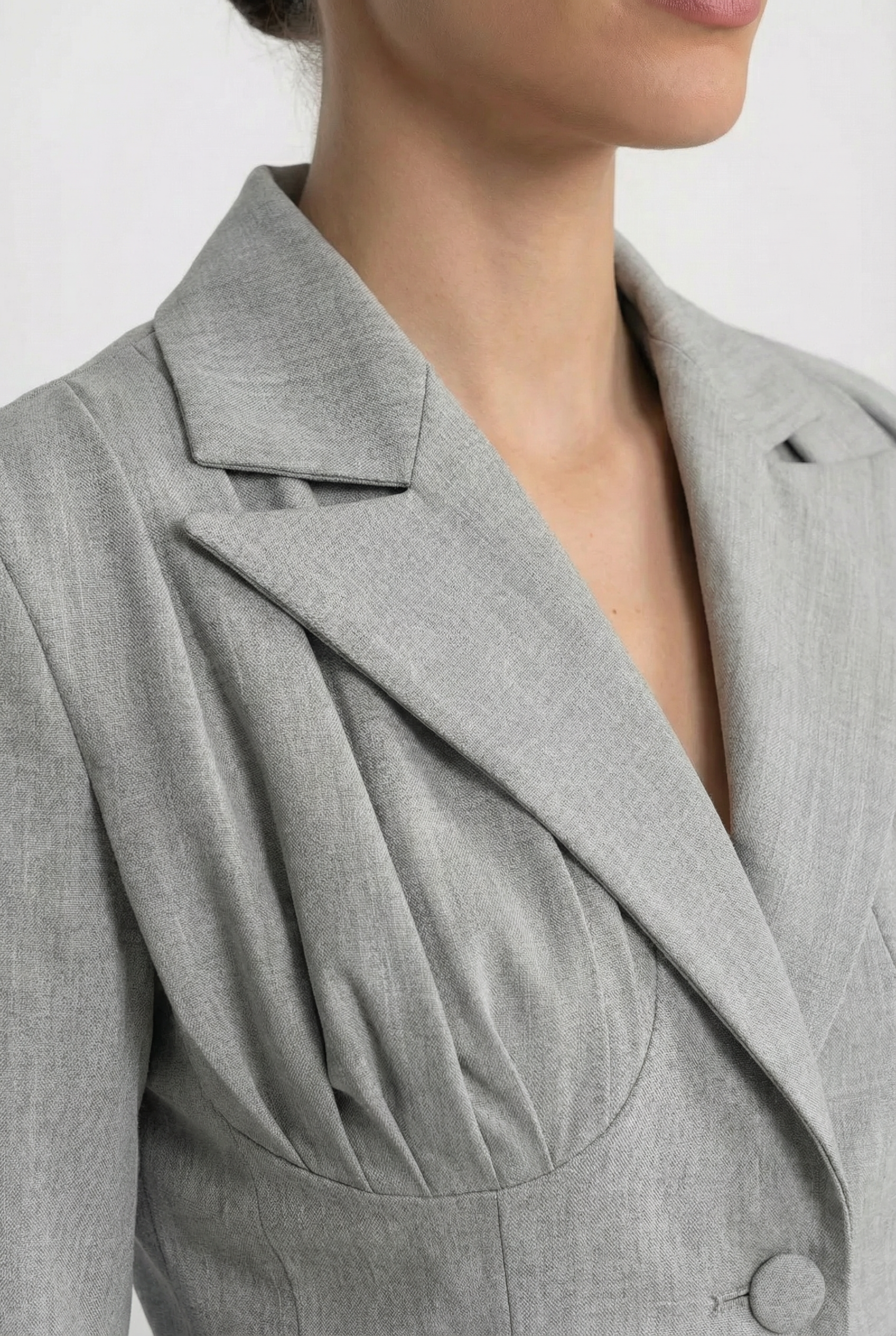 Blazer su misura a manica lunga con pannello mantella drappeggiato - Grigio
