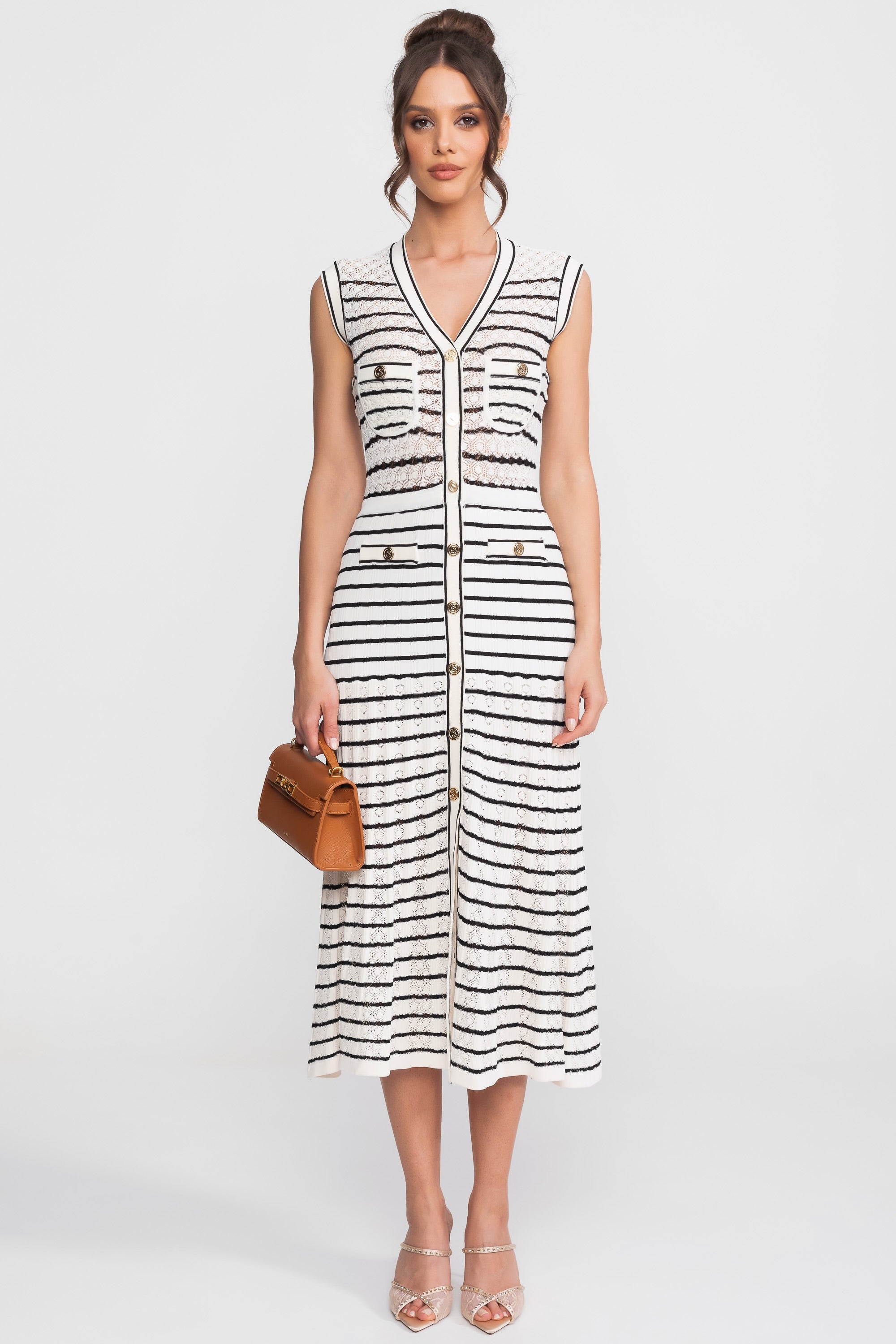 Abito Midi in Maglia Senza Maniche a Righe con Scollo a V e Bottoni Dorati - Bianco/Nero
