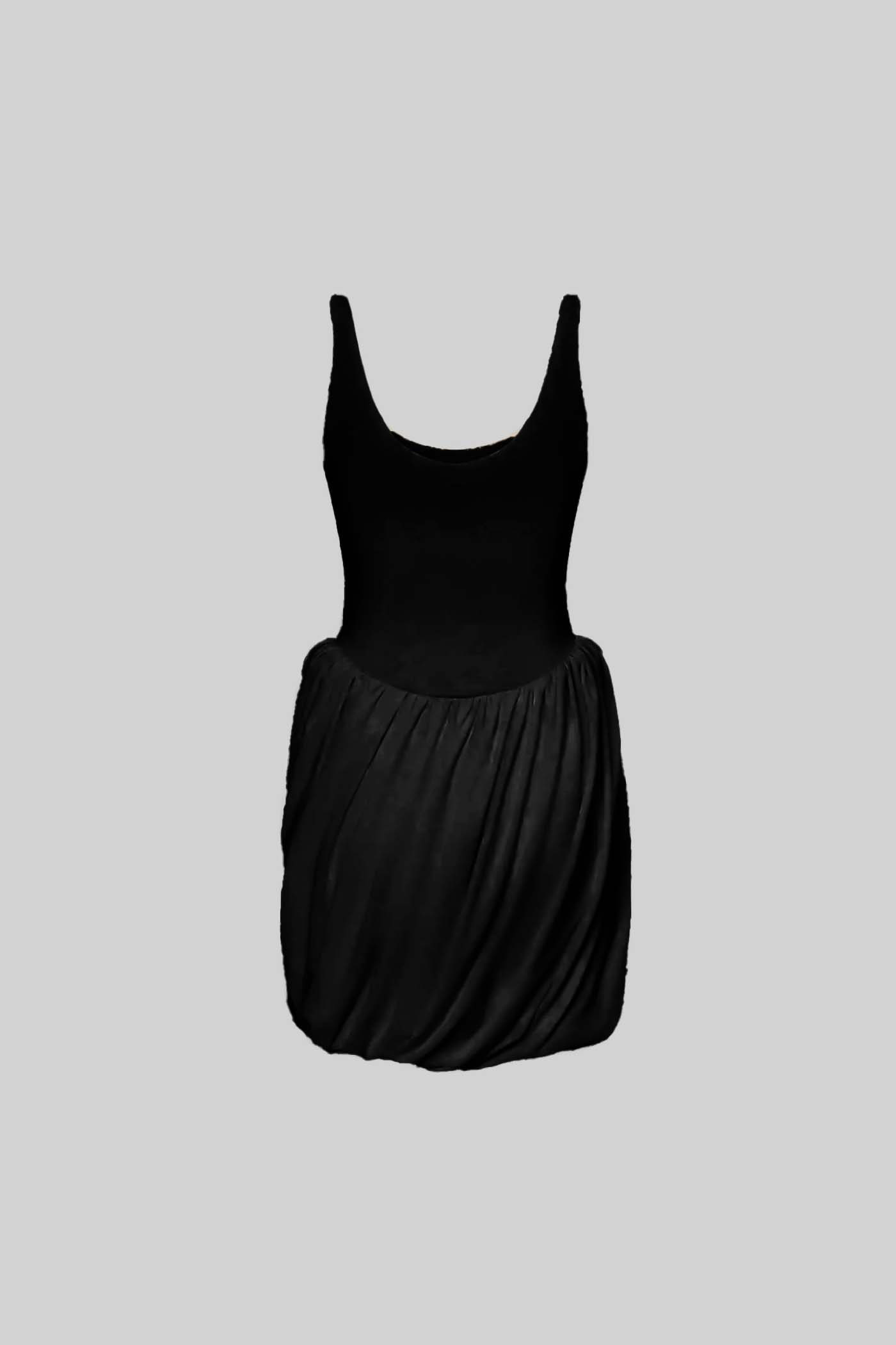 Mini abito drappeggiato con gonna scultorea e spacco laterale - Nero