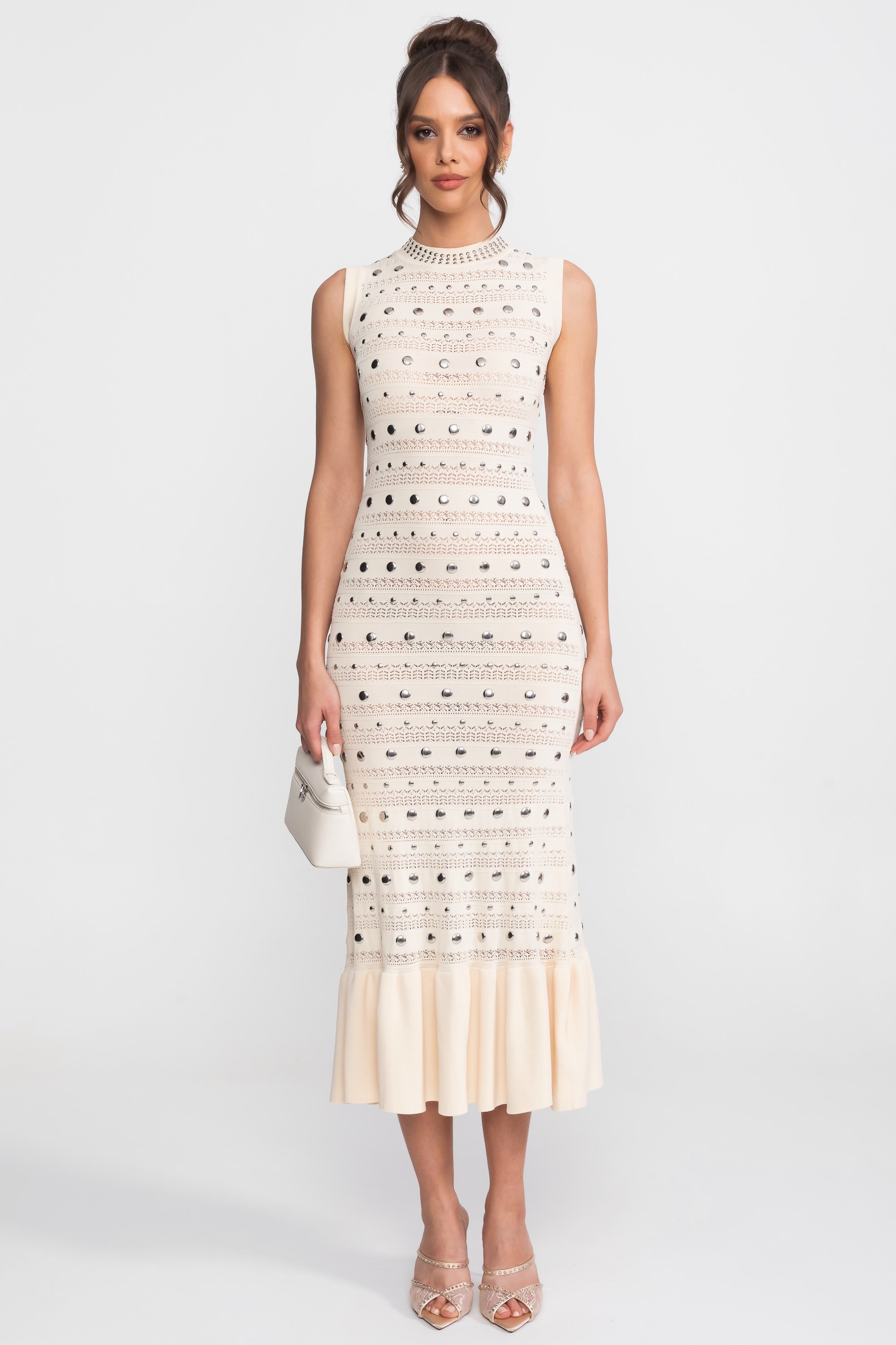 Abito midi in maglia impreziosito con collo alto e orlo con volant - Cream