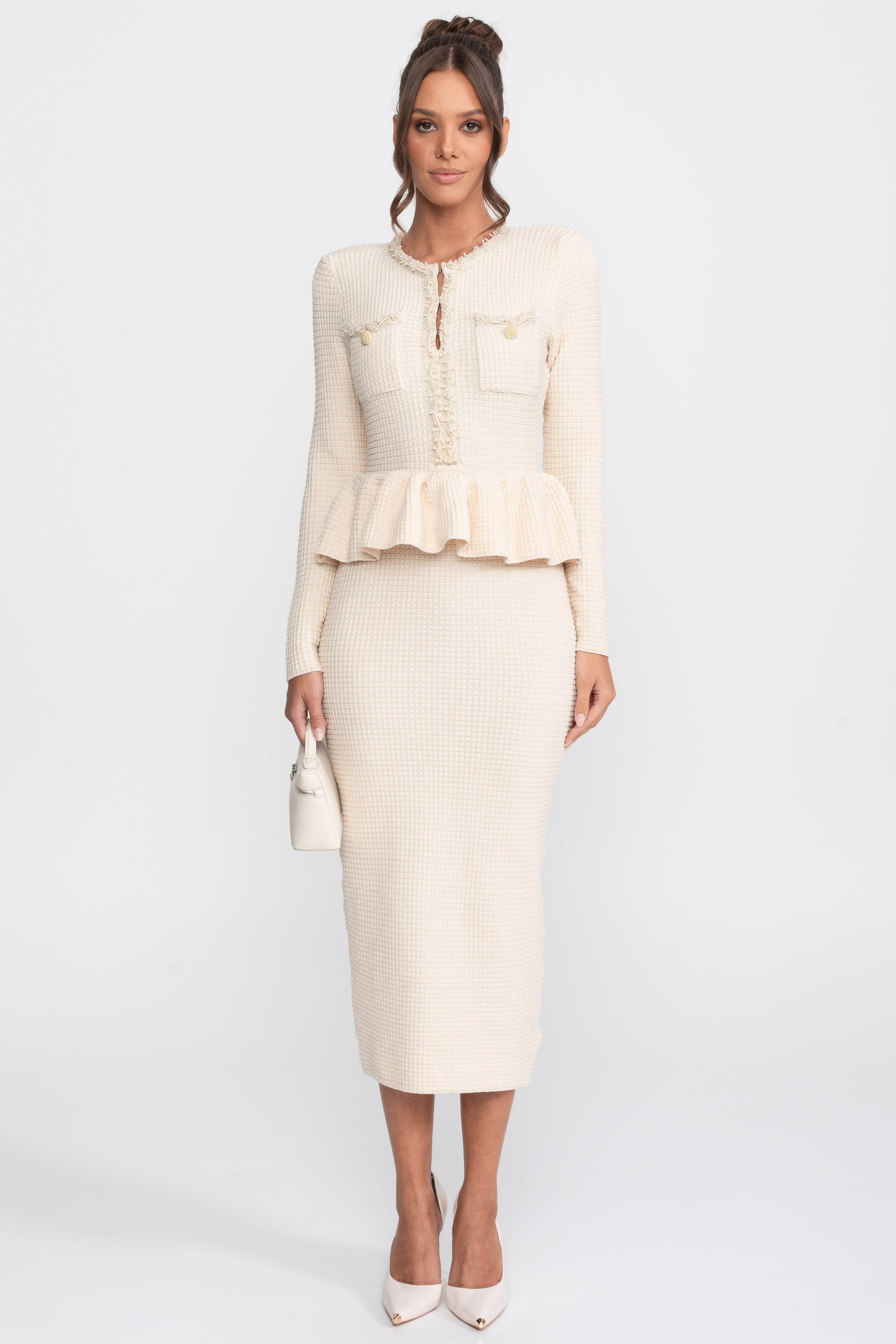 Abito Peplum in Maglia con Rifinitura Frangiata e Tasche Frontali sul Petto - Beige