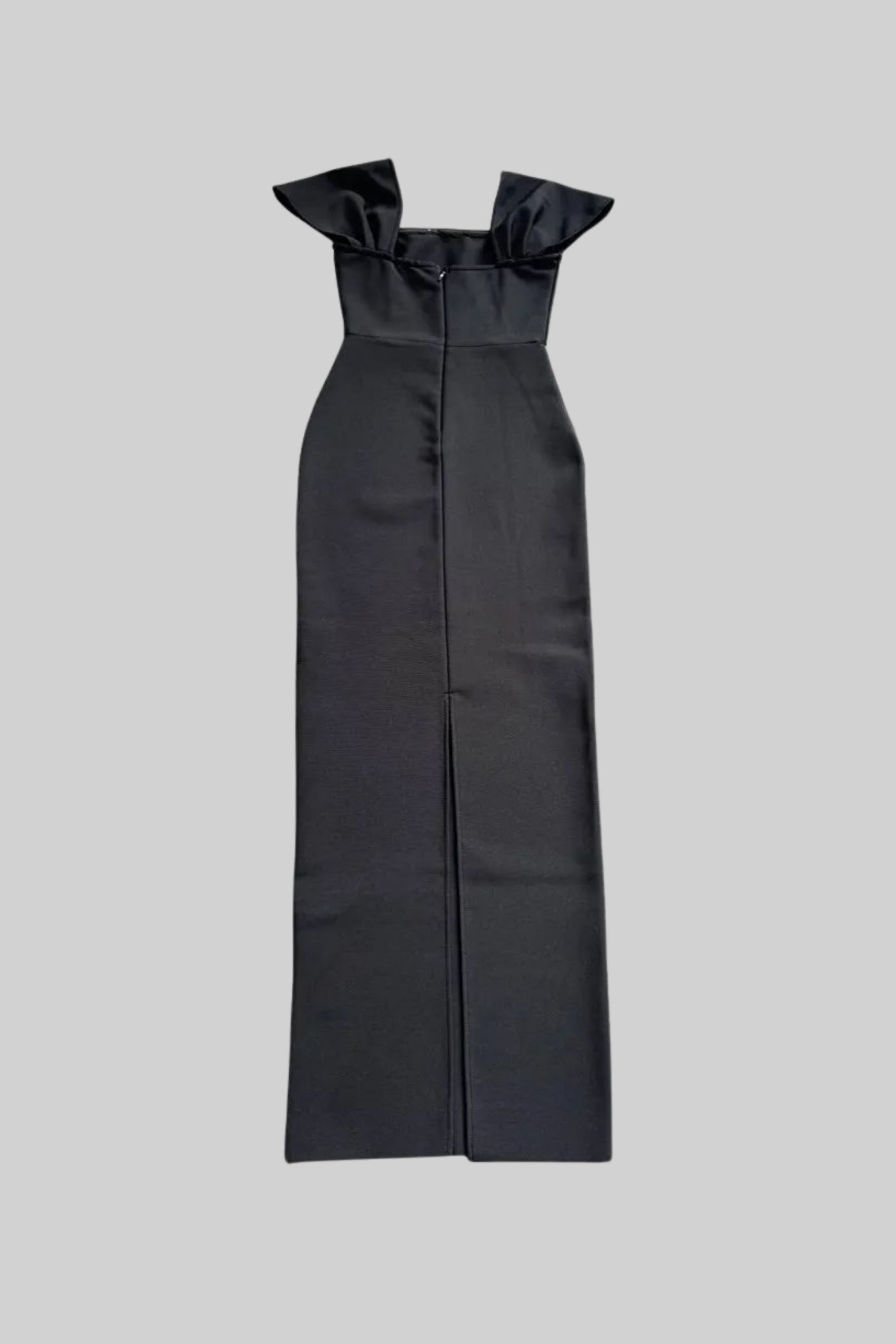 Abito aderente con spalle scoperte e decorazioni in cristallo – Nero