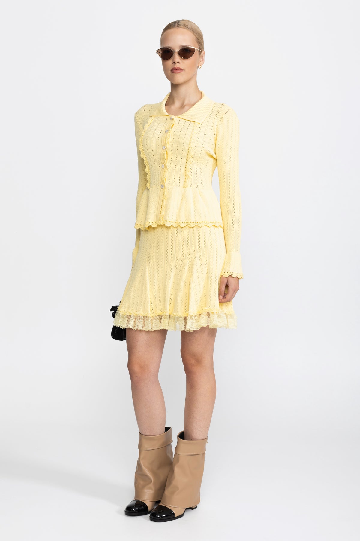 Set coordinato con cardigan peplo in maglia pointelle e gonna con orlo in pizzo - Giallo