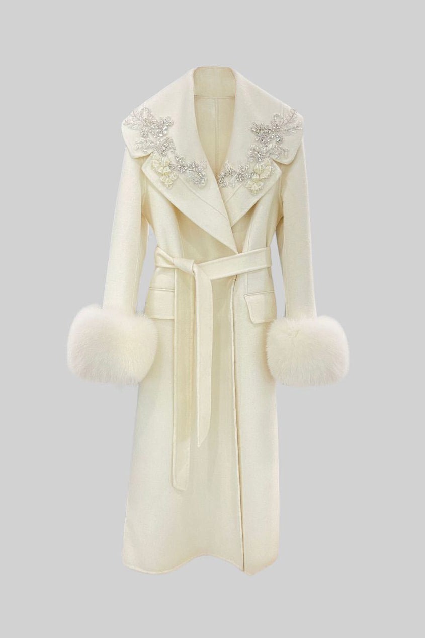 Cashmere Overcoat With Fox Fur Cuffs And 3D Floral Detailing - Ivoire