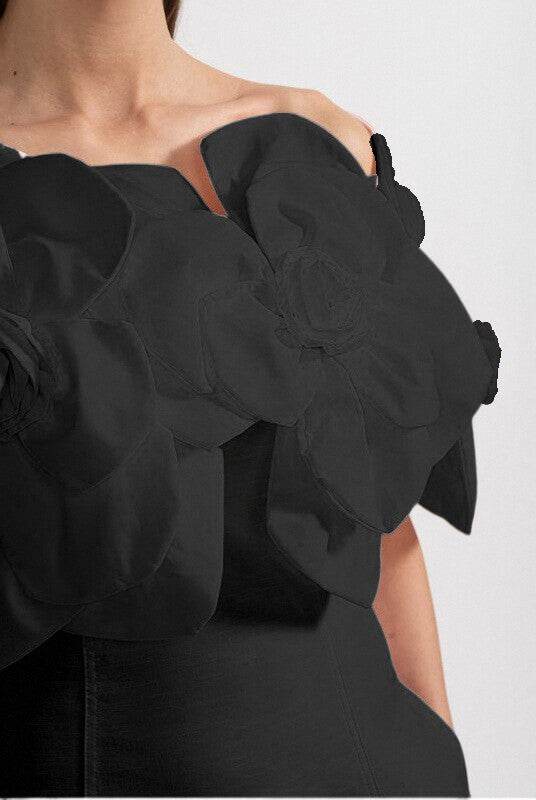 Abito Midi Scoperto con Ampi Accenti Floreali in Tessuto - Nero