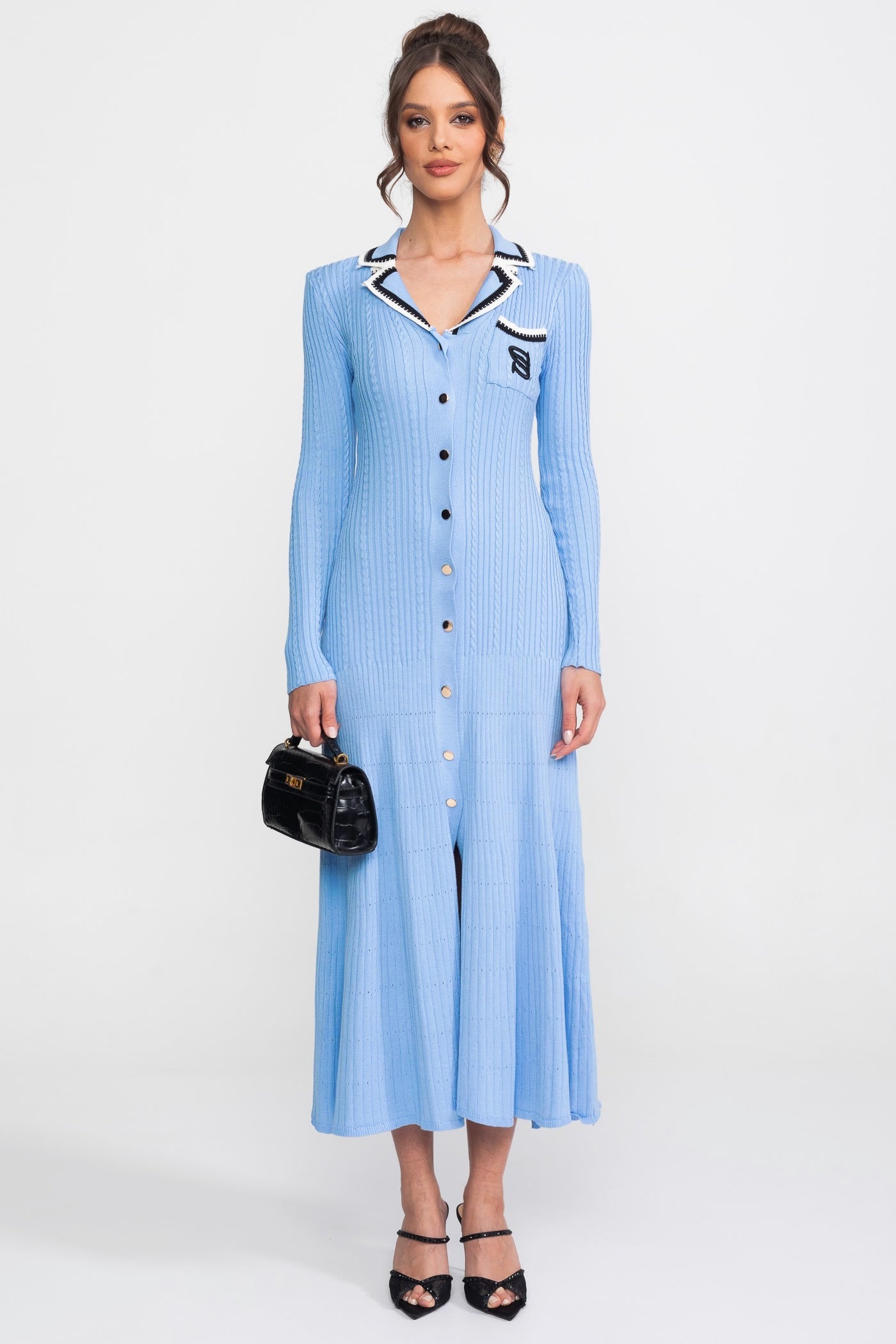 Abito Midi in Maglia a Maniche Lunghe con Colletto Polo e Patch Monogram - Blue