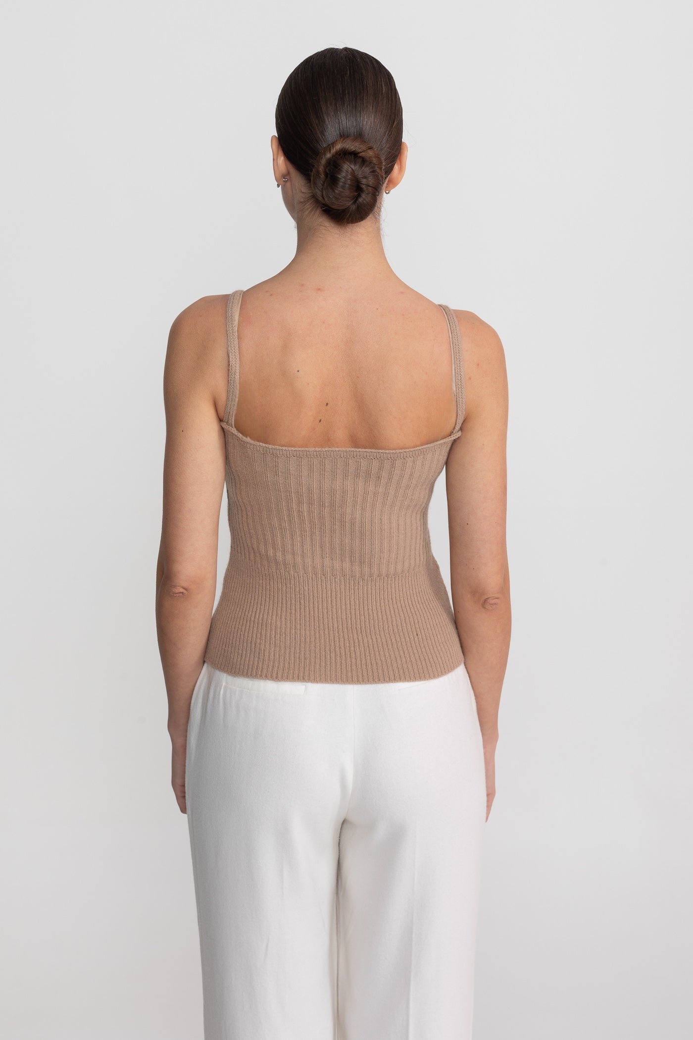 Completo in Maglia Due Pezzi con Decorazioni in Cristallo e Polsini Rifiniti - Beige