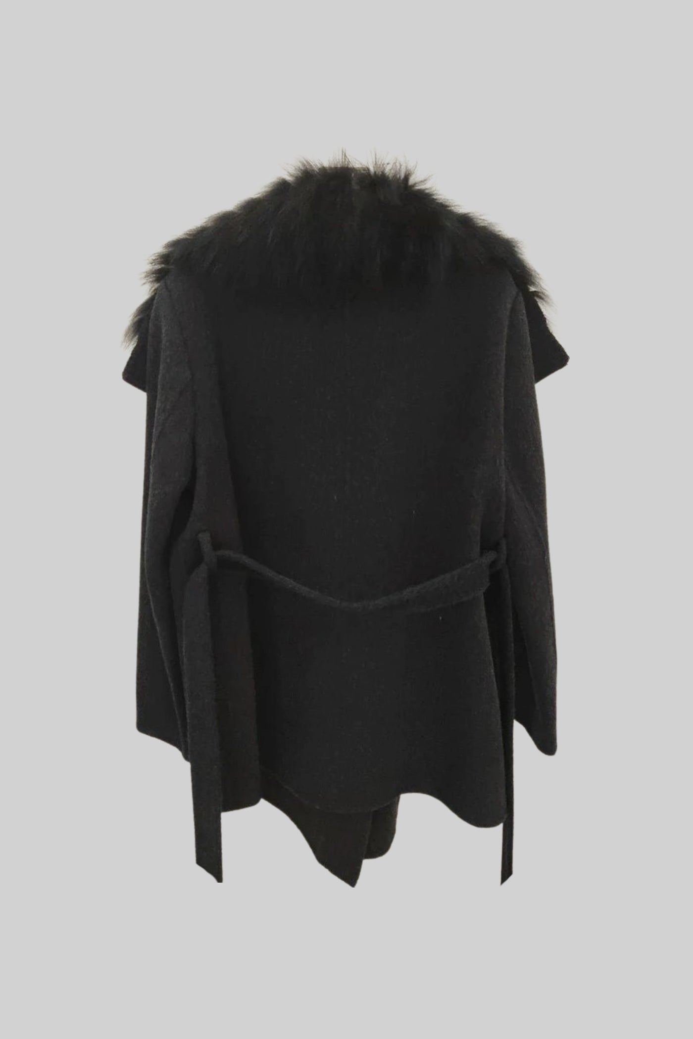Cappotto in lana con ampio colletto in pelliccia e cintura - Nero