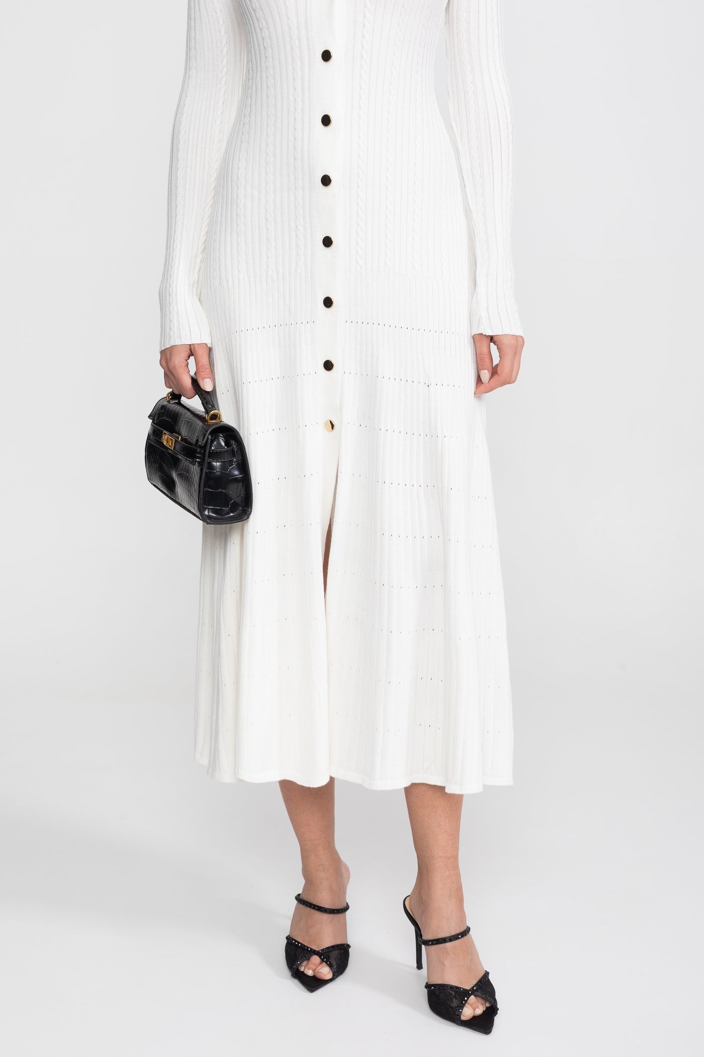 Abito Midi in Maglia a Manica Lunga con Colletto Polo e Patch Monogram - Bianco