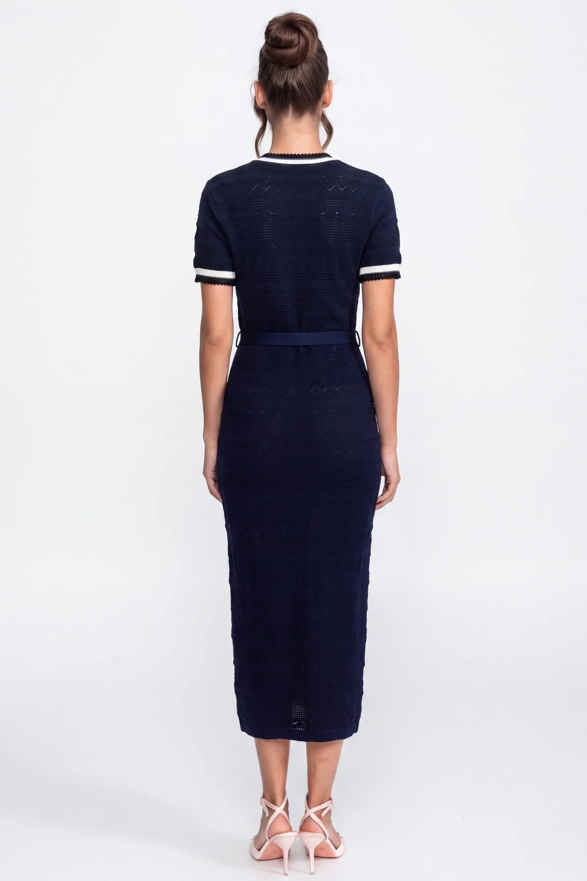Abito Midi in Maglia con Profilo Bianco e Cintura con Fibbia Oro - Navy
