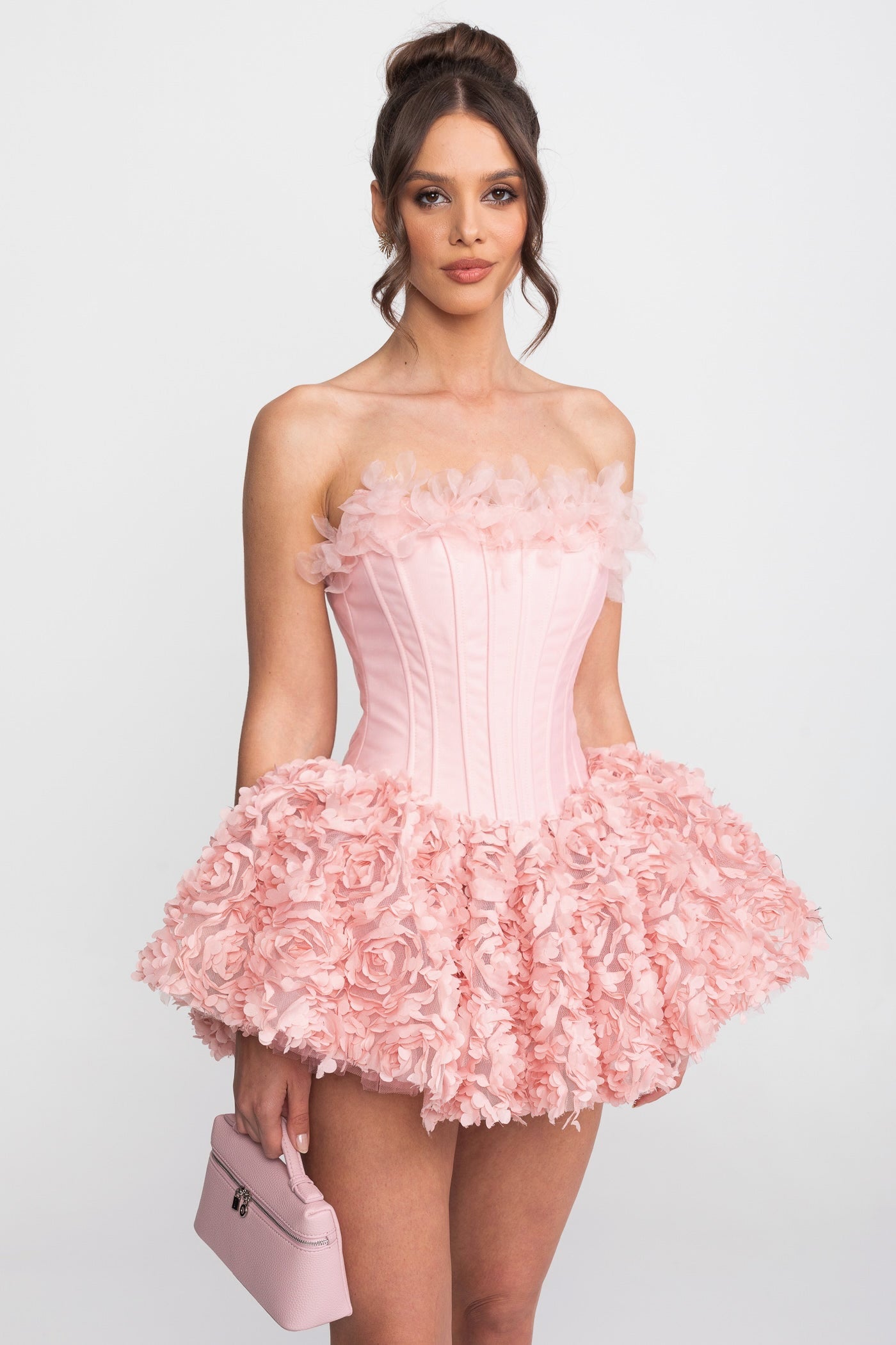 Mini abito corsetto senza spalline con gonna applicata di rose 3D - Rosa