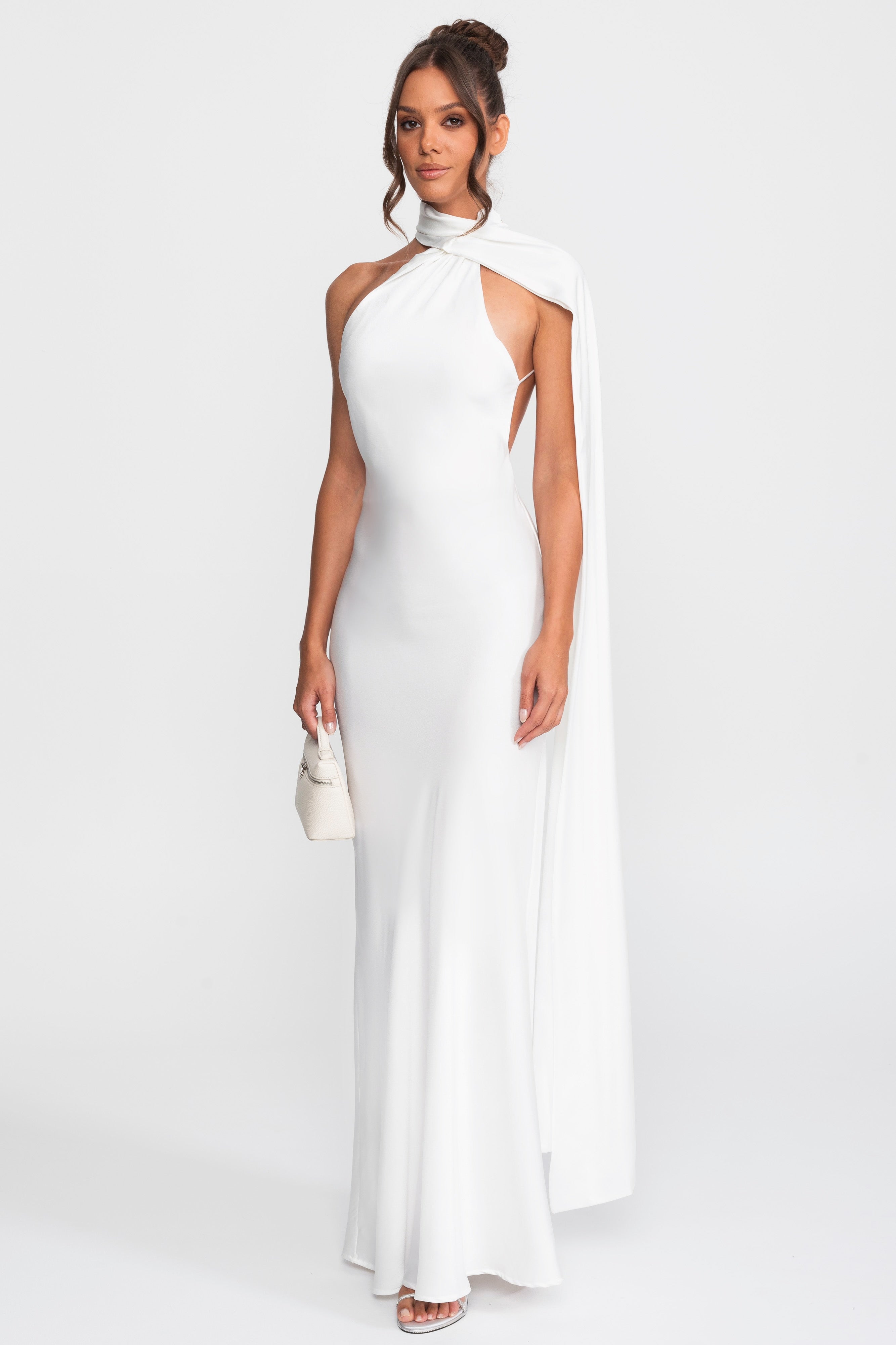 Abito Slip in Satin con Scollo Halter Twist e Scollatura Asimmetrica - Bianco