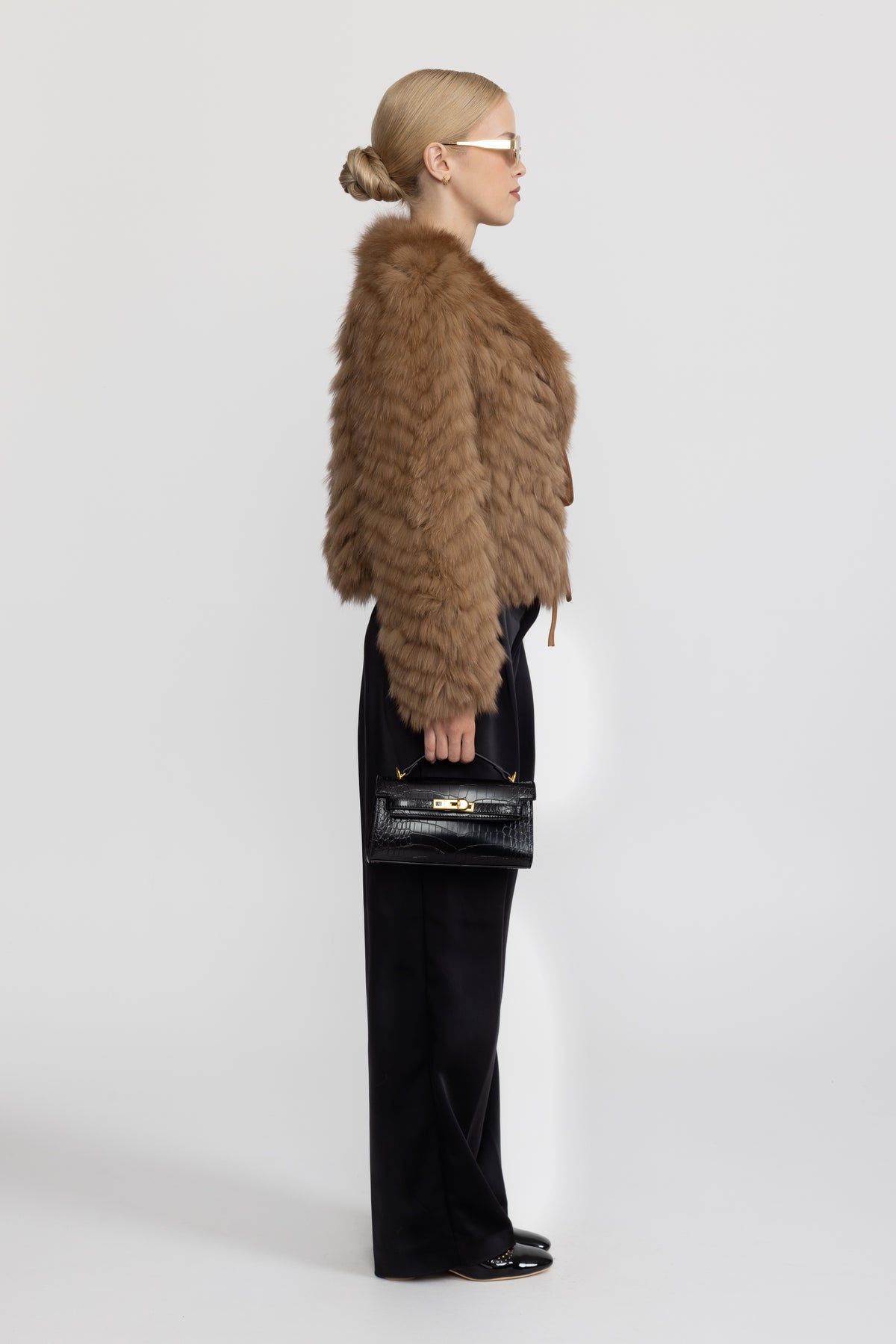 Giacca corta in volpe chevron con cintura - Cammello