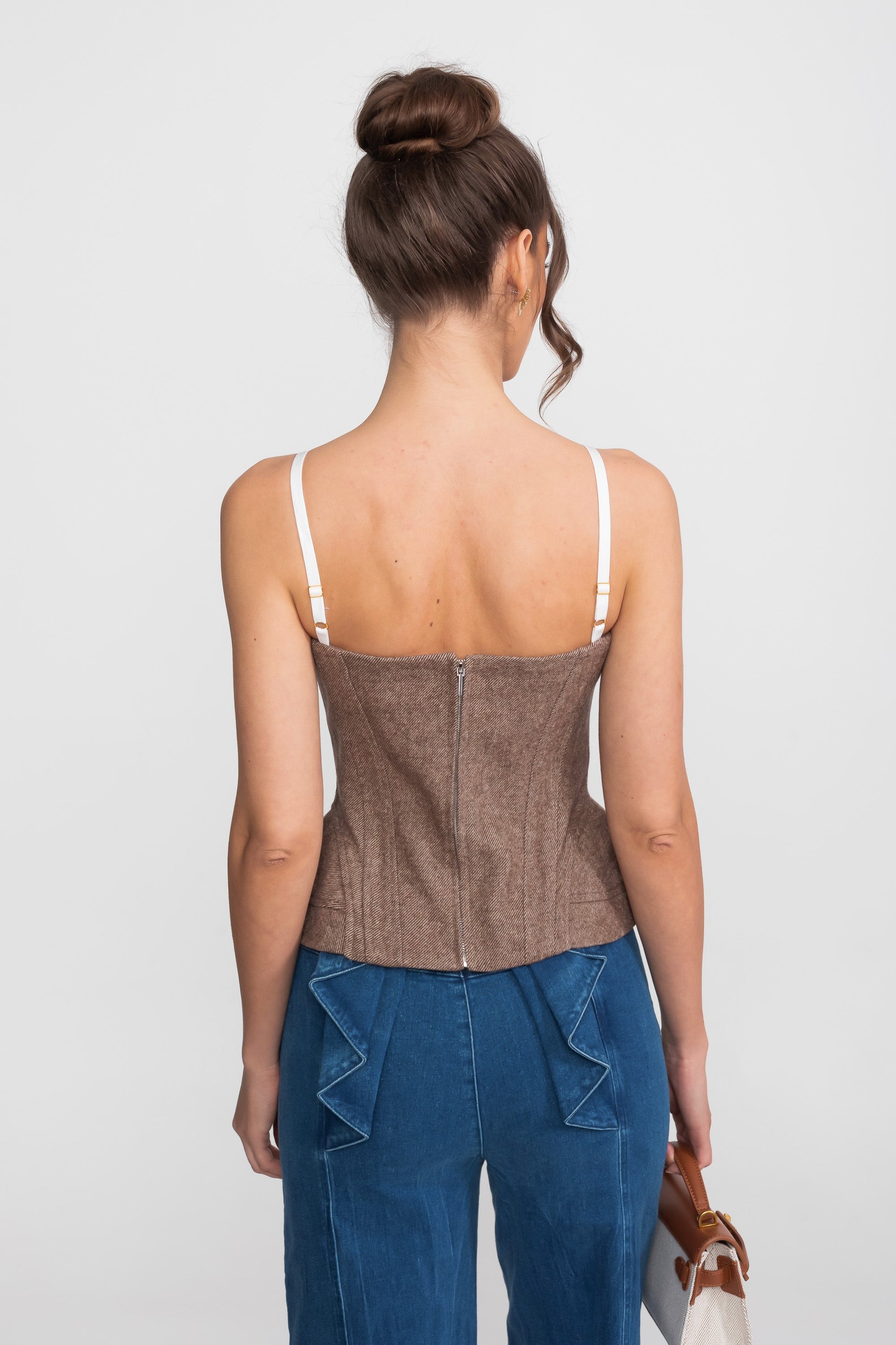 Top corsetto in tweed strutturato con spalline in pizzo e orlo peplum - Marrone