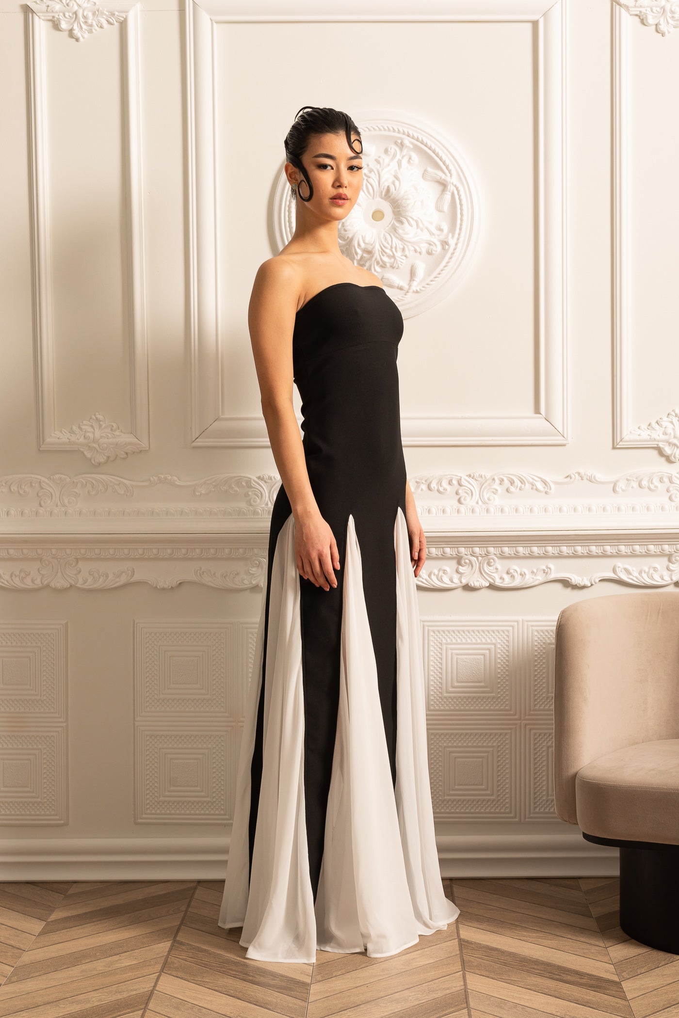 Elegant Gown With Contrasting Chiffon Panel Accents - Black