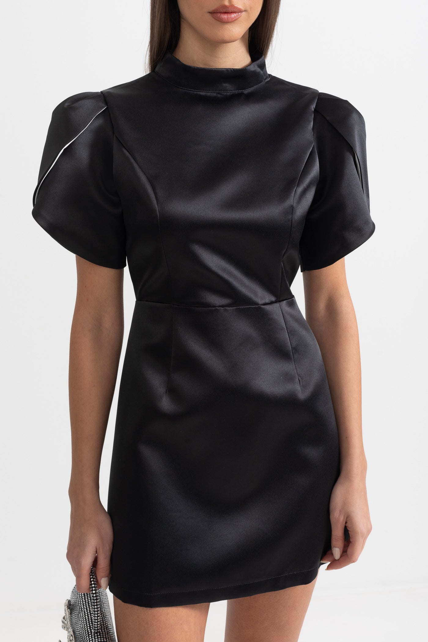 Abito Mini Elegante con Scollo Posteriore e Fiocco - Nero