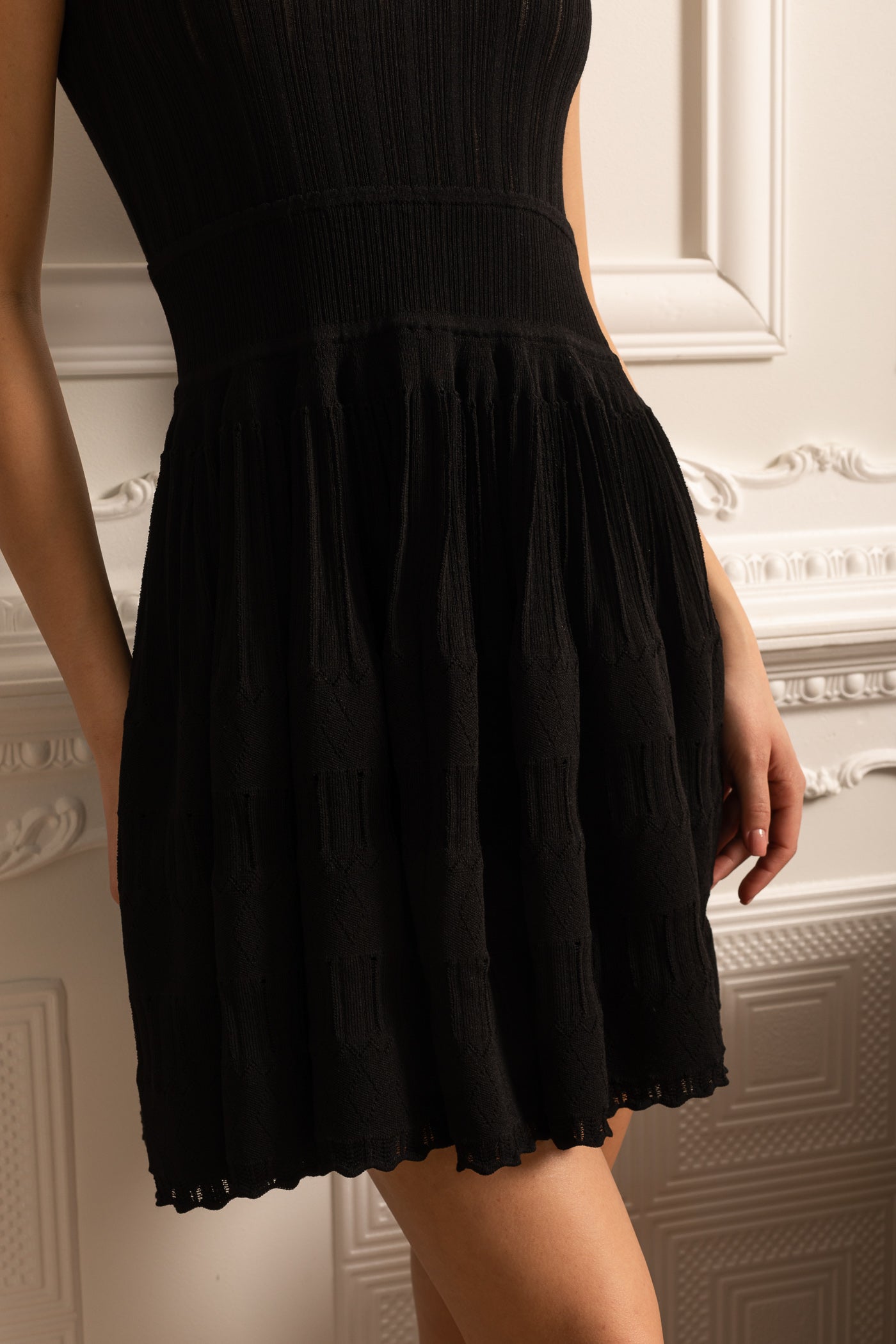 Abito Mini Attillato con Texture a Costine - Nero