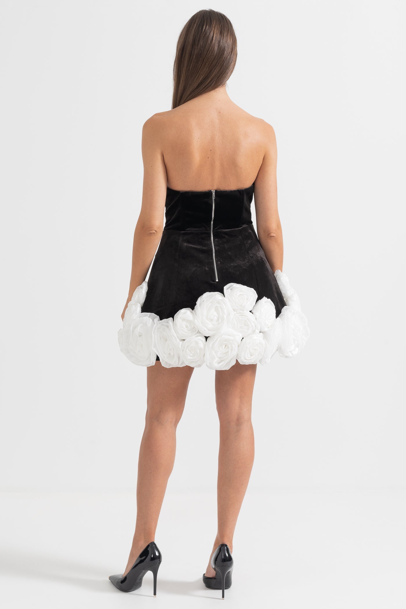 Abito Mini Elegante con Decorazioni a Rosa Bianca - Nero
