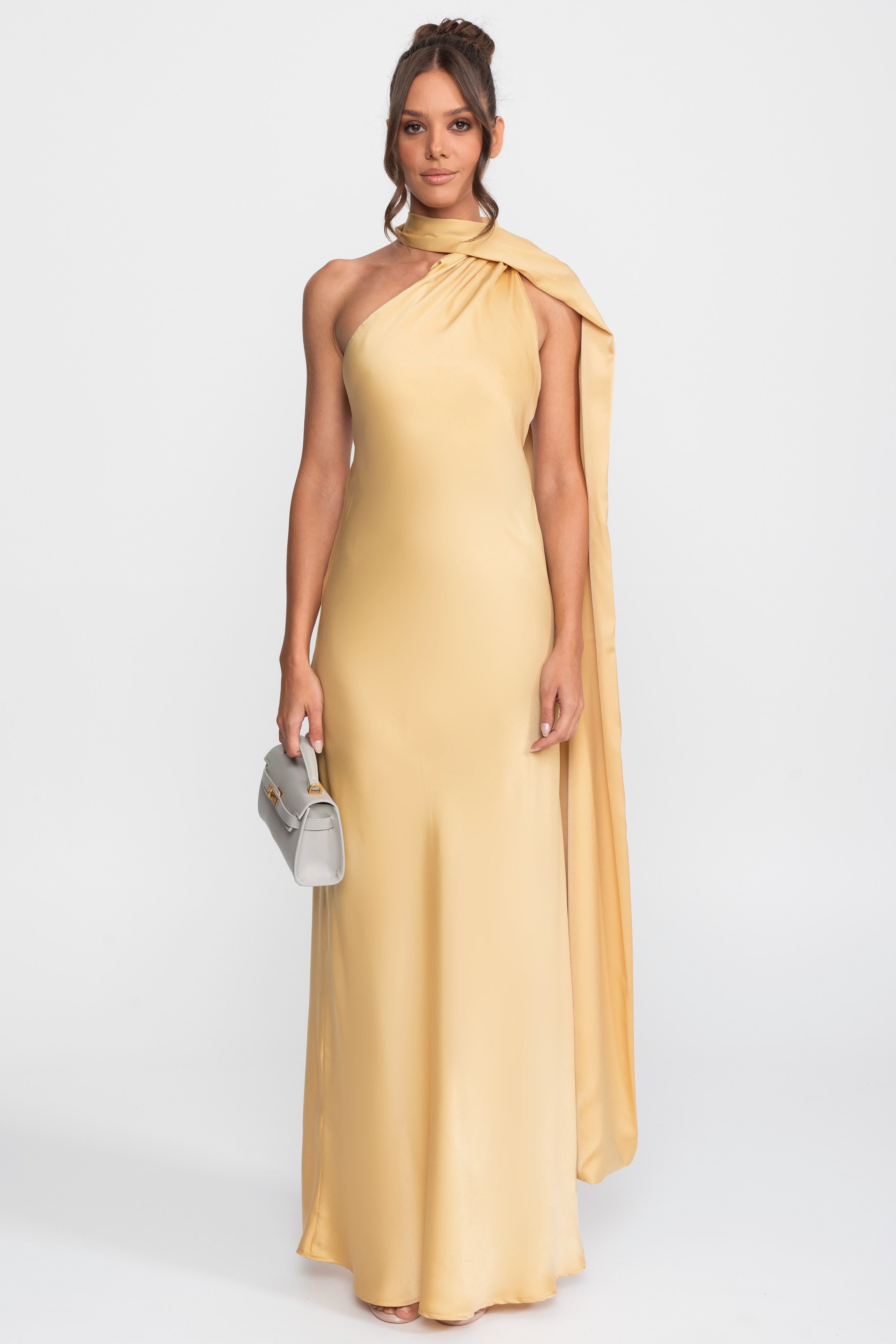 Abito Slip in Raso con Collo Halter Twist e Scollo Asimmetrico - Giallo