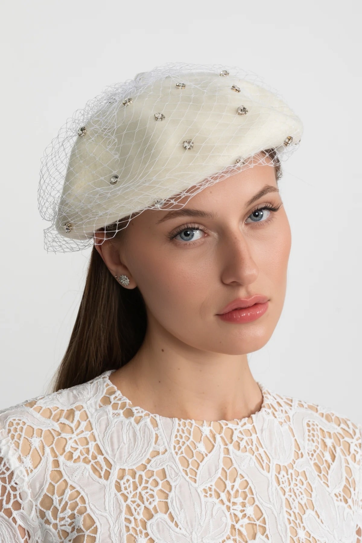 Embellished Wool Beret with Veil – Ivoire