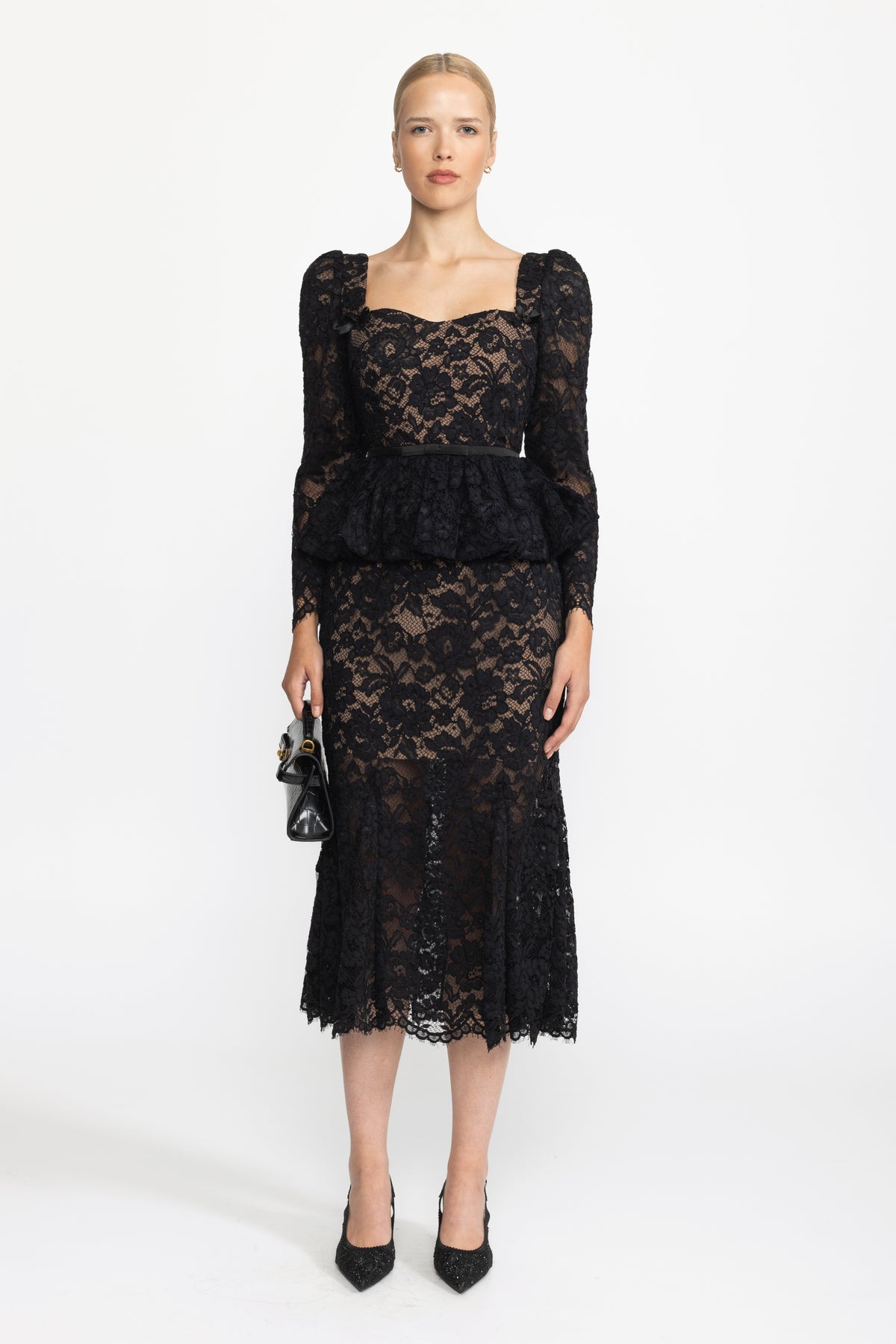 Abito midi peplum con scollo a cuore in pizzo e maniche a sbuffo - Nero
