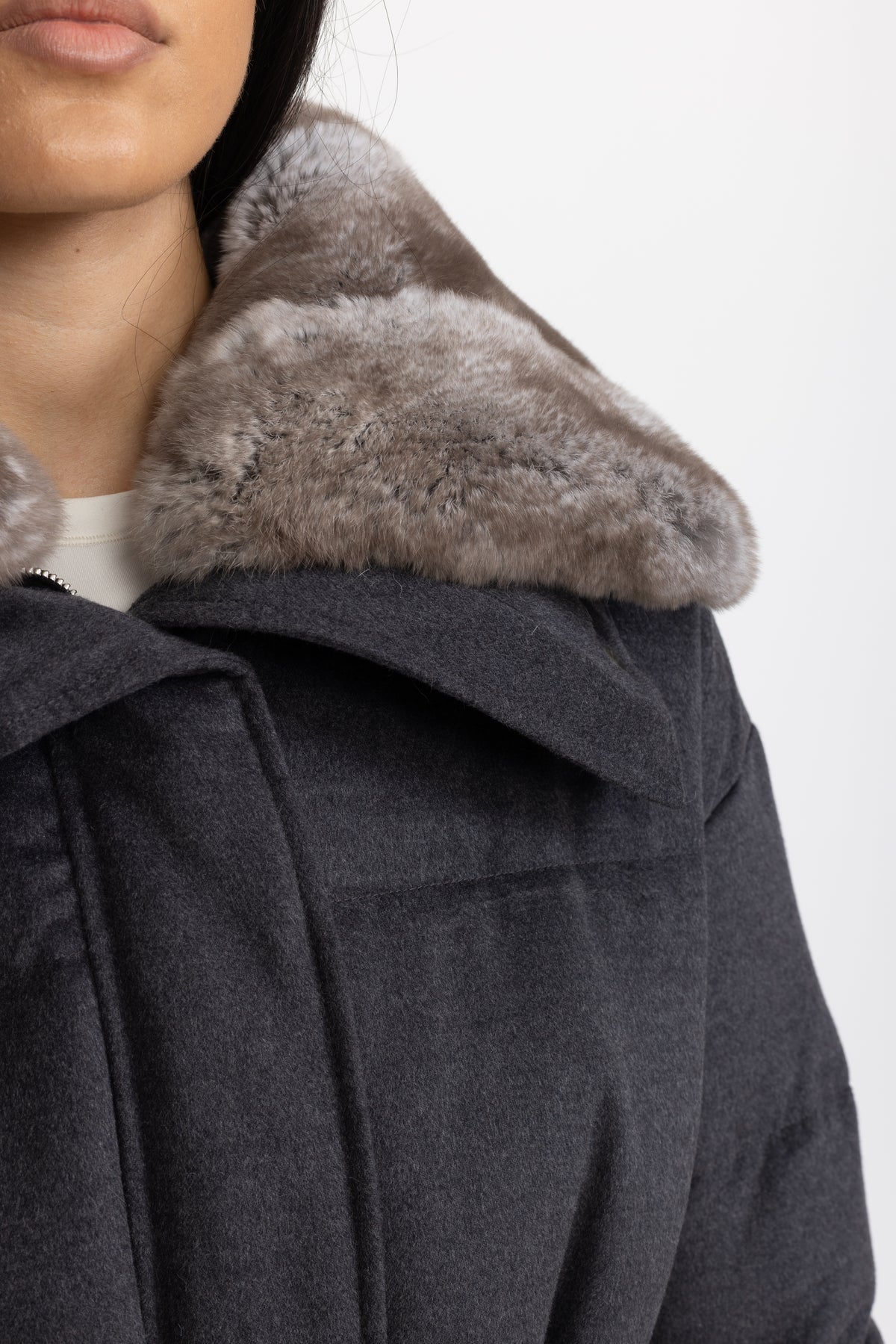 Piumino in cotone e seta con collo in pelliccia di rex rabbit - Antracite