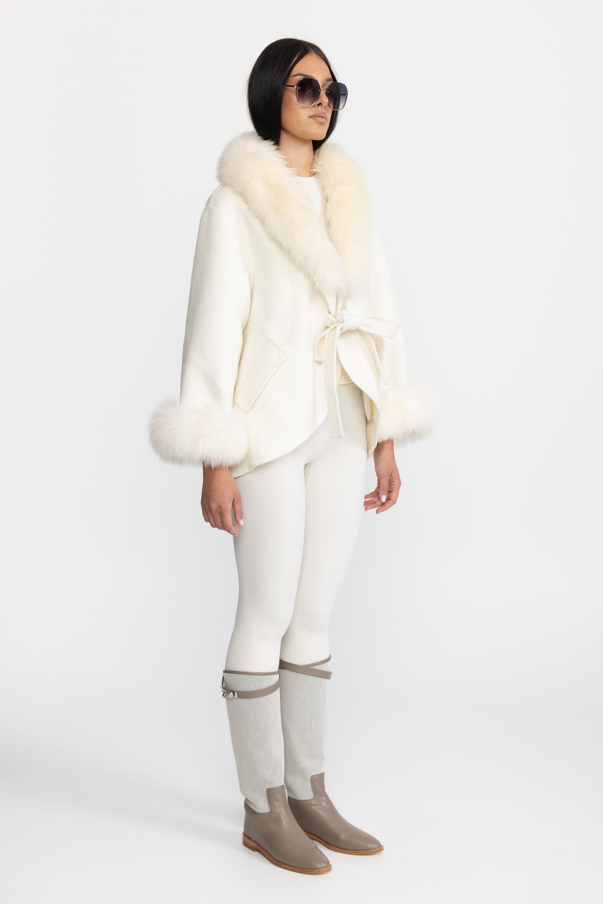 Cashmere Coat With Oversized Fox Fur Collar - Off White