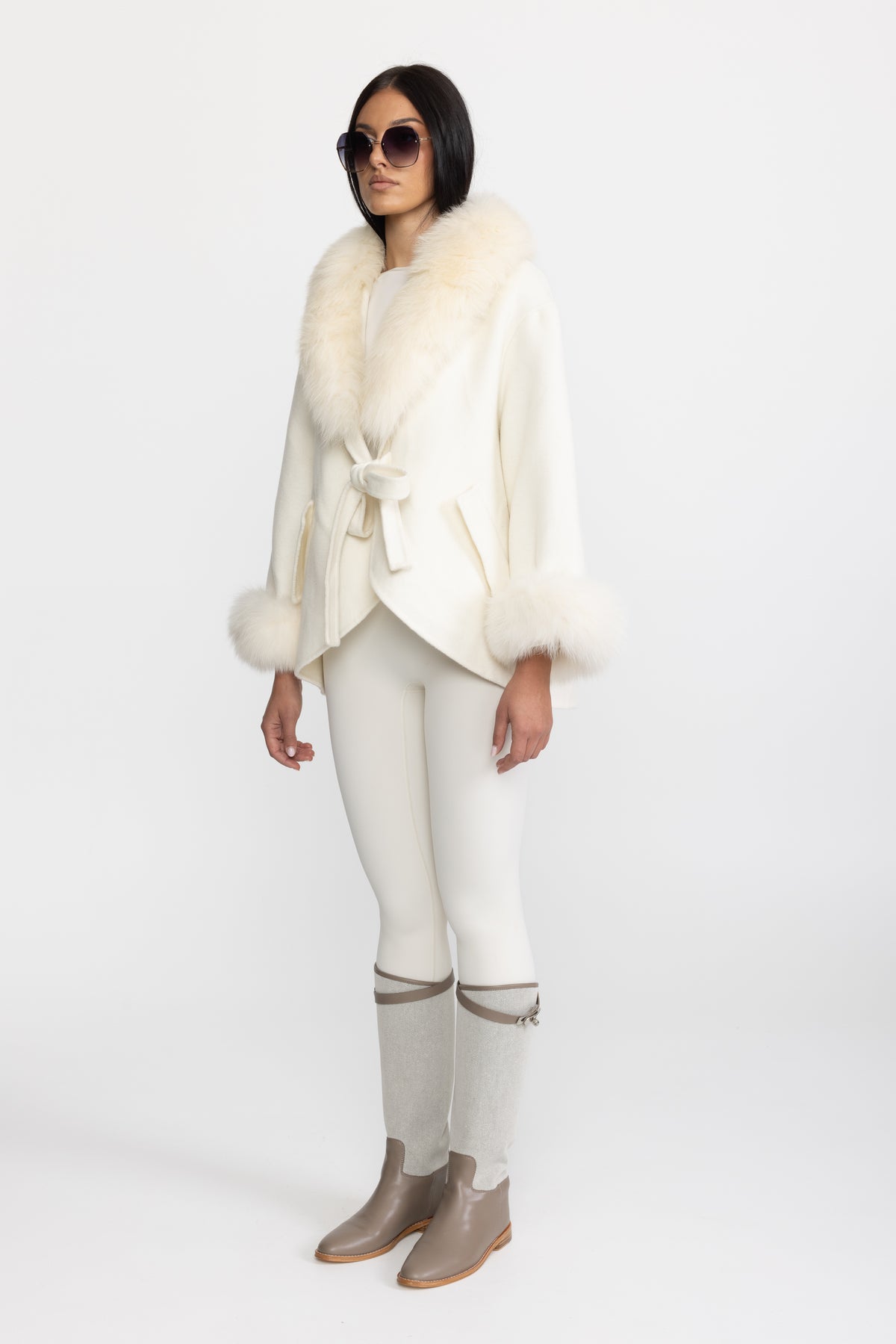 Cashmere Coat With Oversized Fox Fur Collar - Off White
