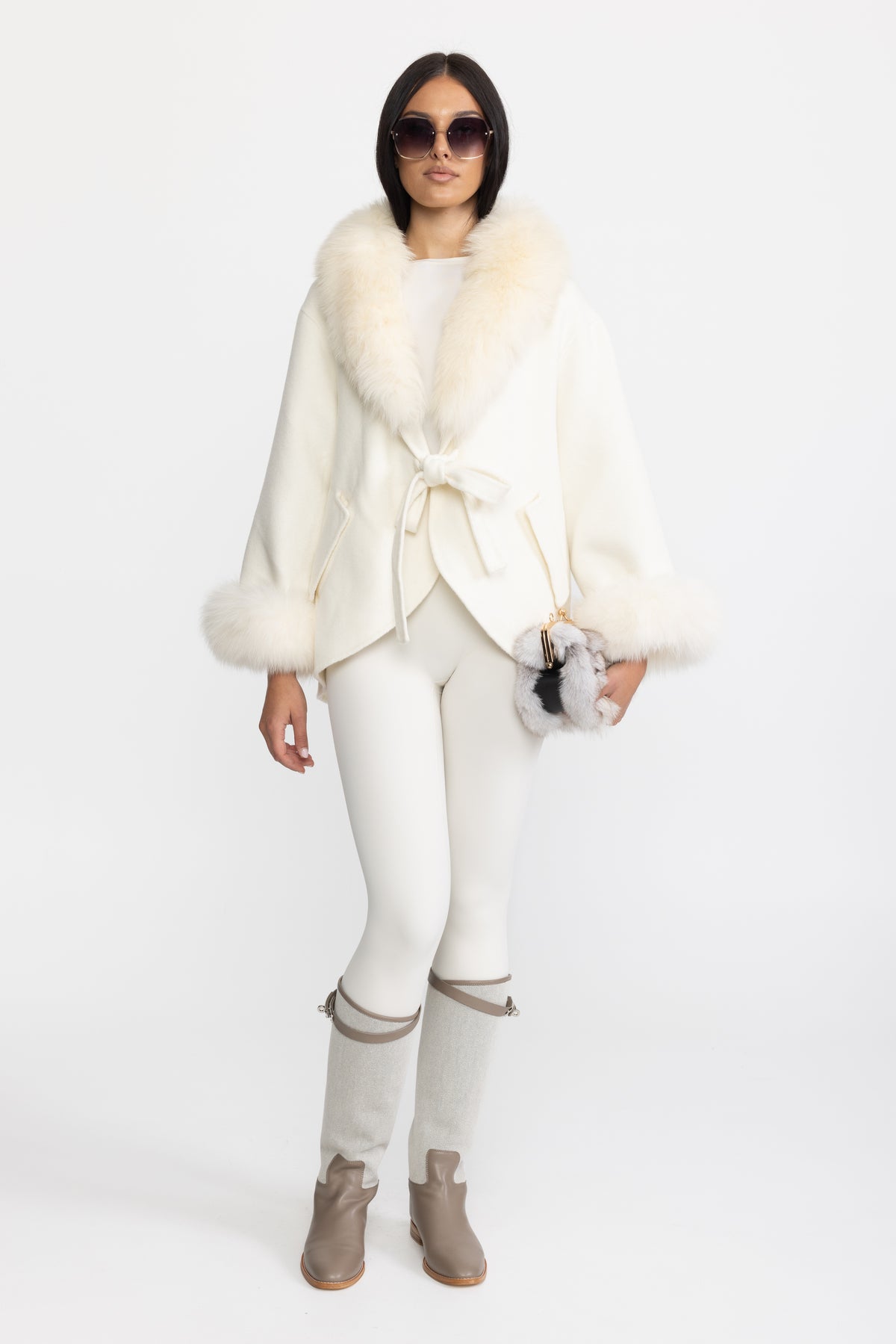 Cashmere Coat With Oversized Fox Fur Collar - Off White