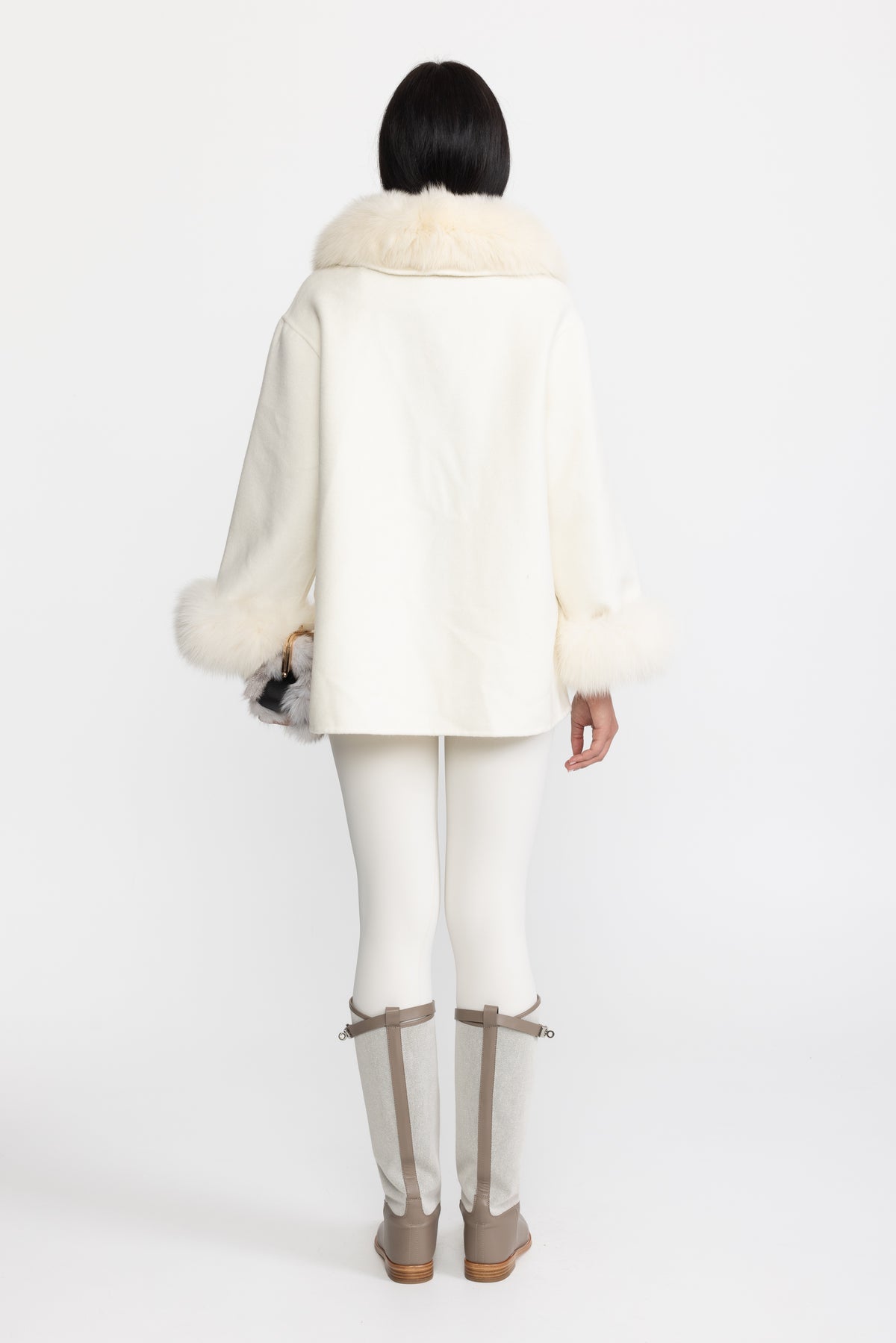 Cashmere Coat With Oversized Fox Fur Collar - Off White