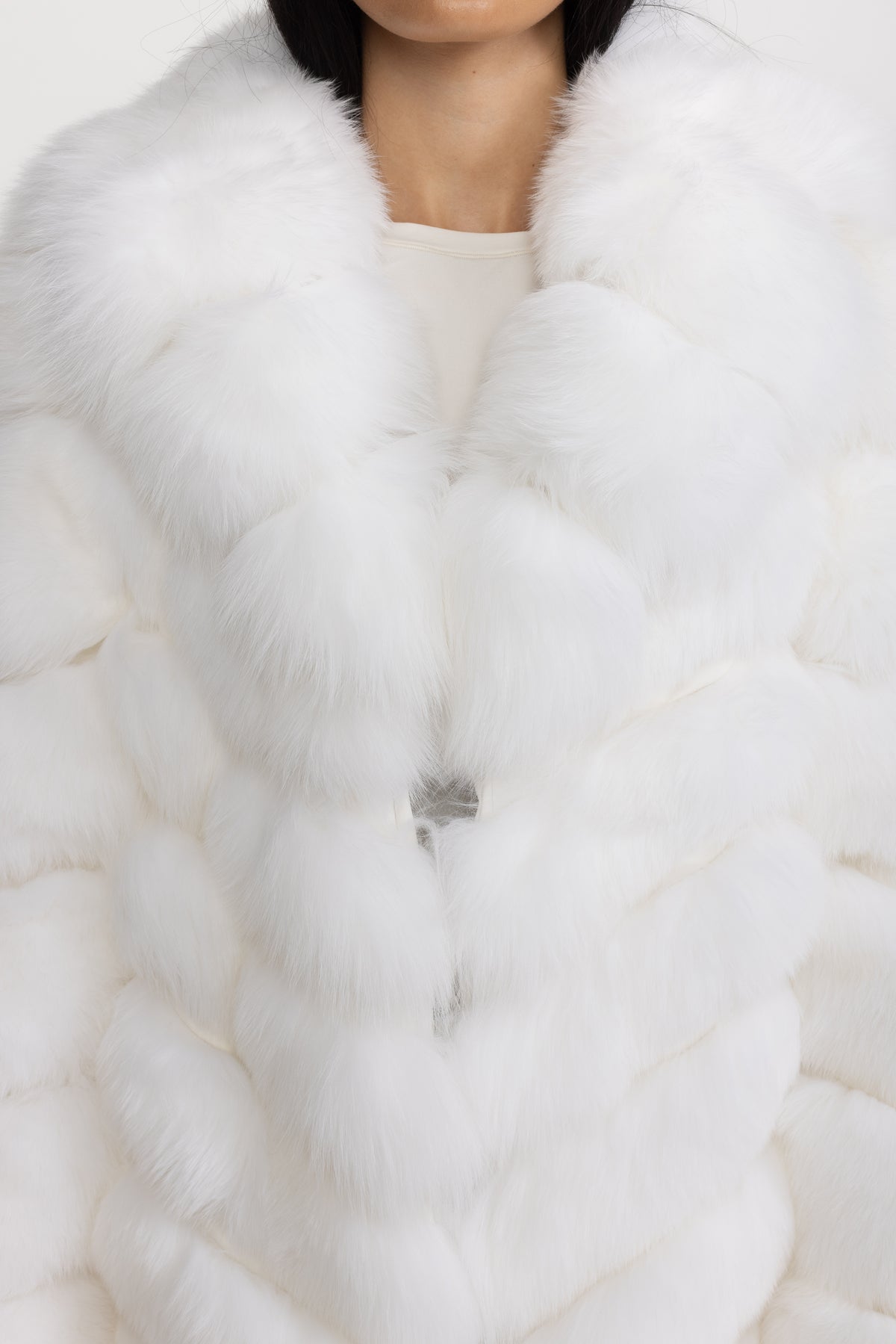 Tiered Fox Fur Jacket With Oversized Shawl Collar – White