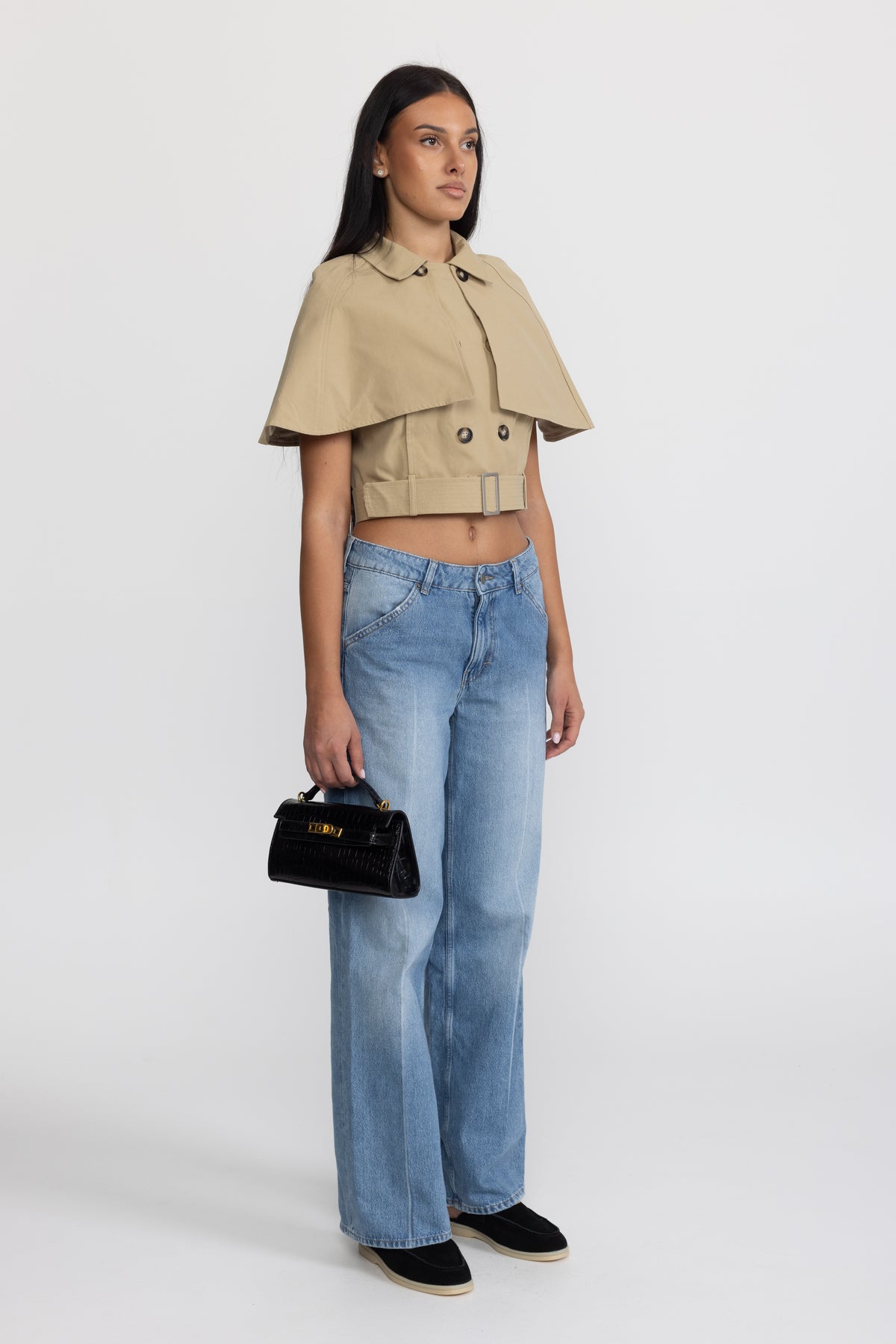 Top cropped trench a mantella con cintura - kaki