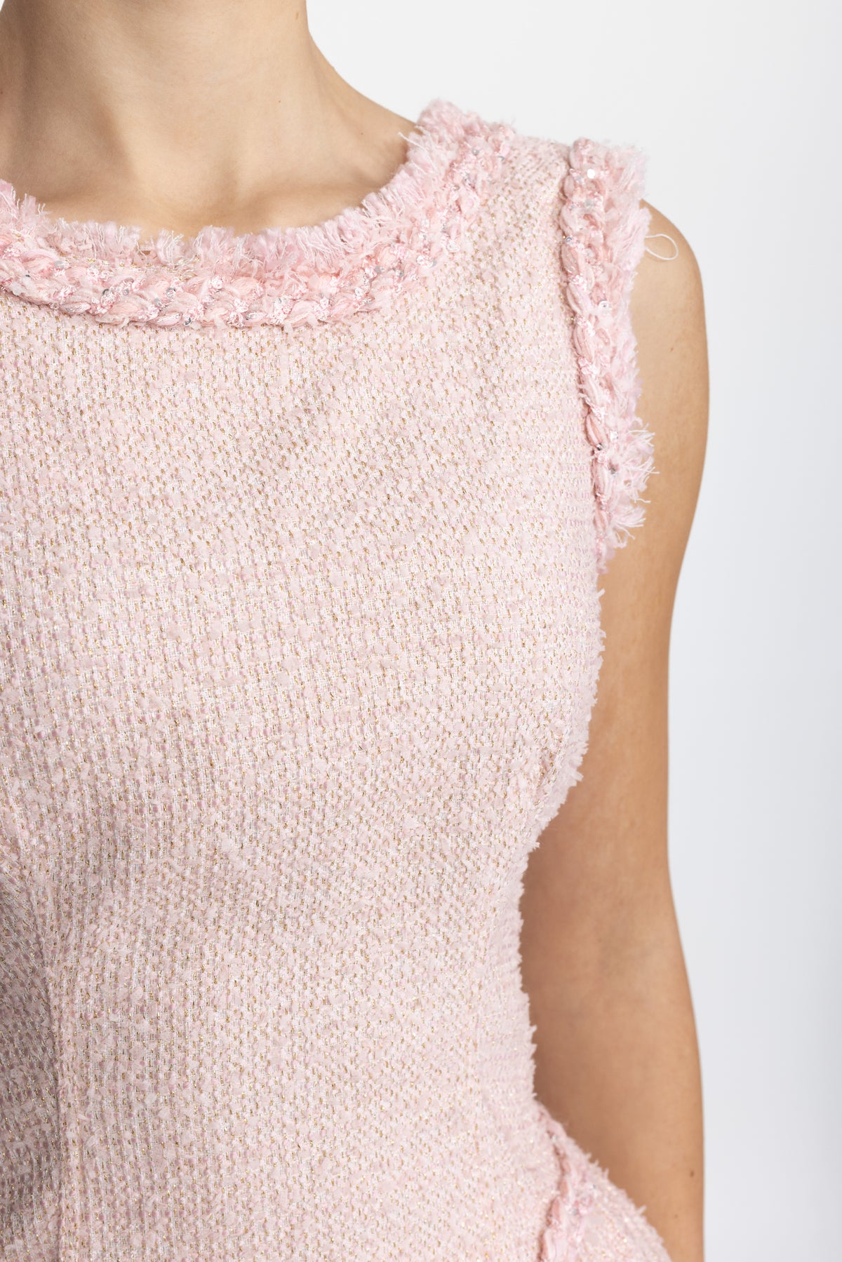 Mini abito strutturato in tweed con finiture sfrangiate - Rosa