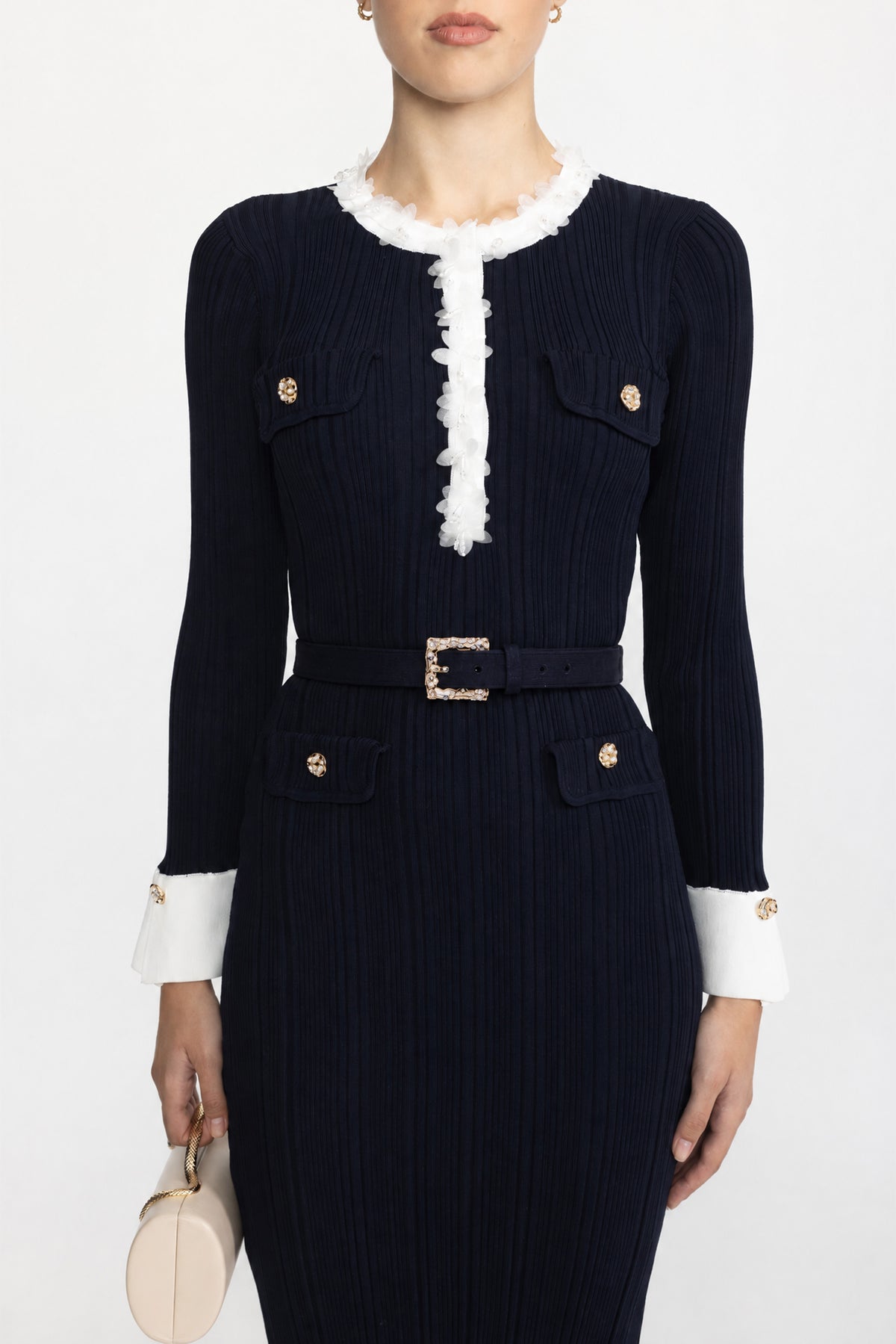 Abito midi in maglia a coste con balze in organza e cintura - blu navy