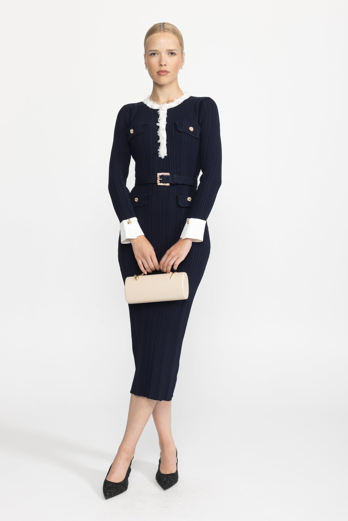 Abito midi in maglia a coste con balze in organza e cintura - blu navy