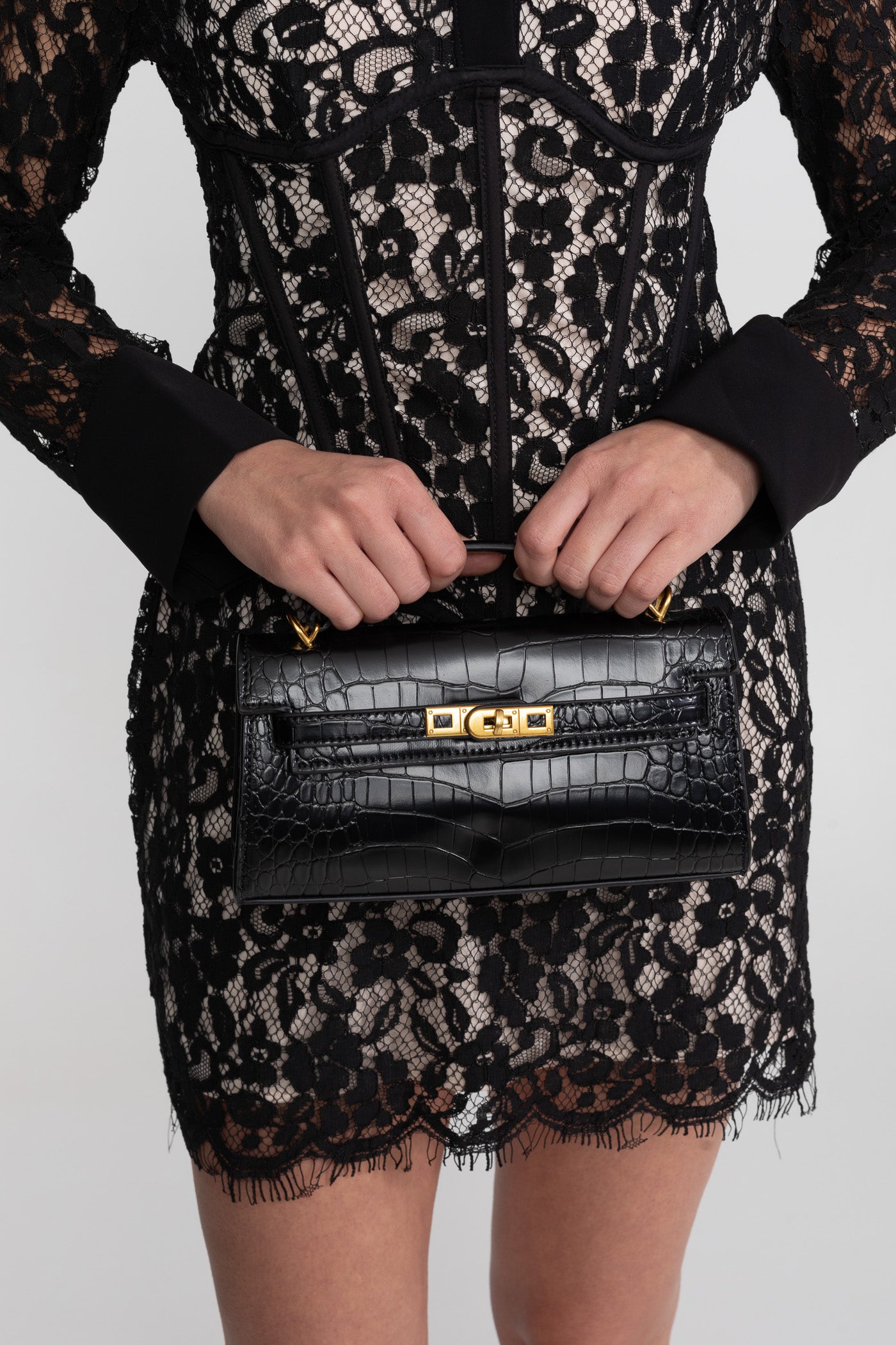 Borsa Mini Strutturata in Stile Kelly con Hardware in Finitura Oro - Nero