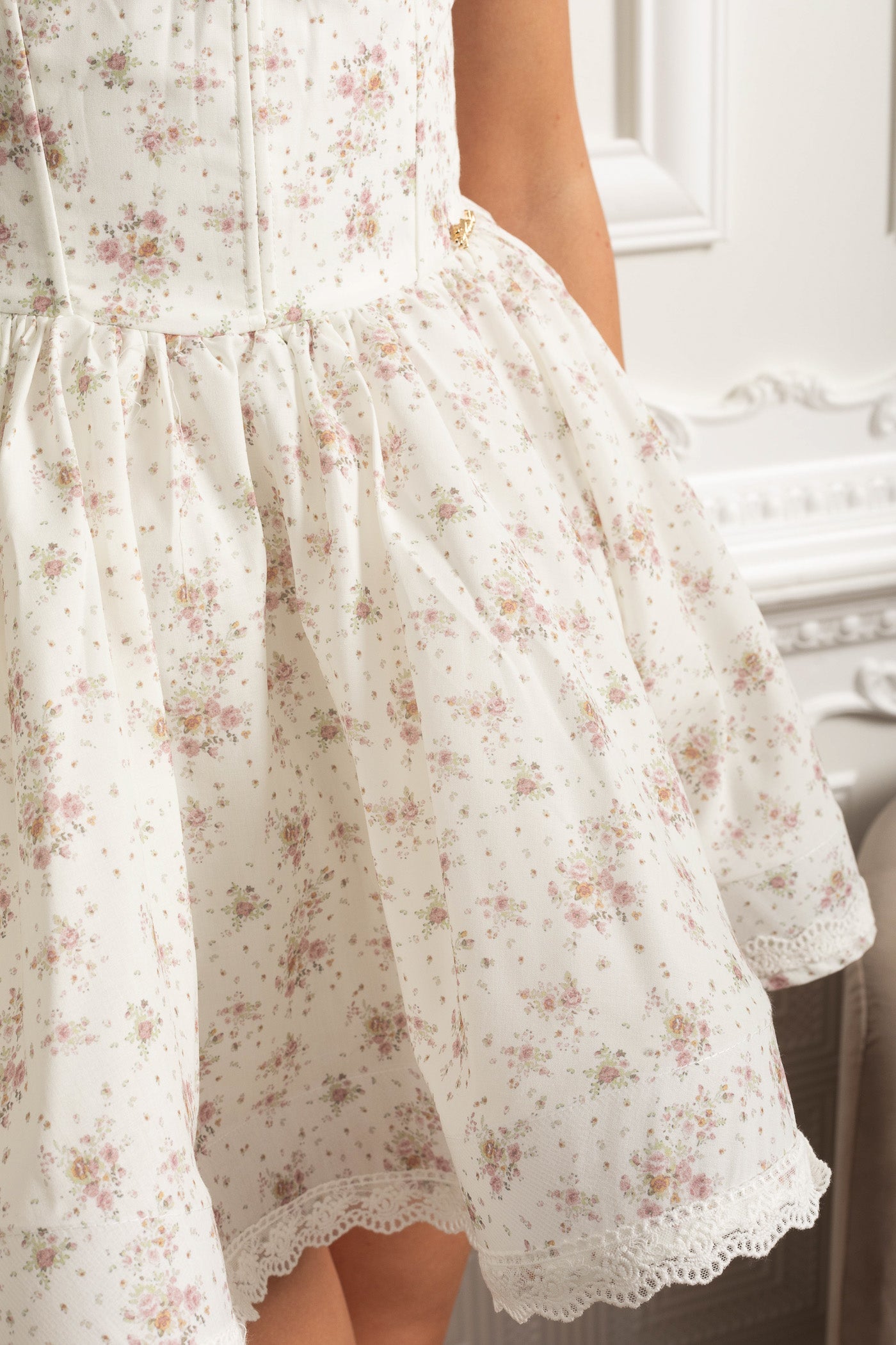 Floral Mini Dress With Puff Sleeves And 3D Rose Detail - White/Pink