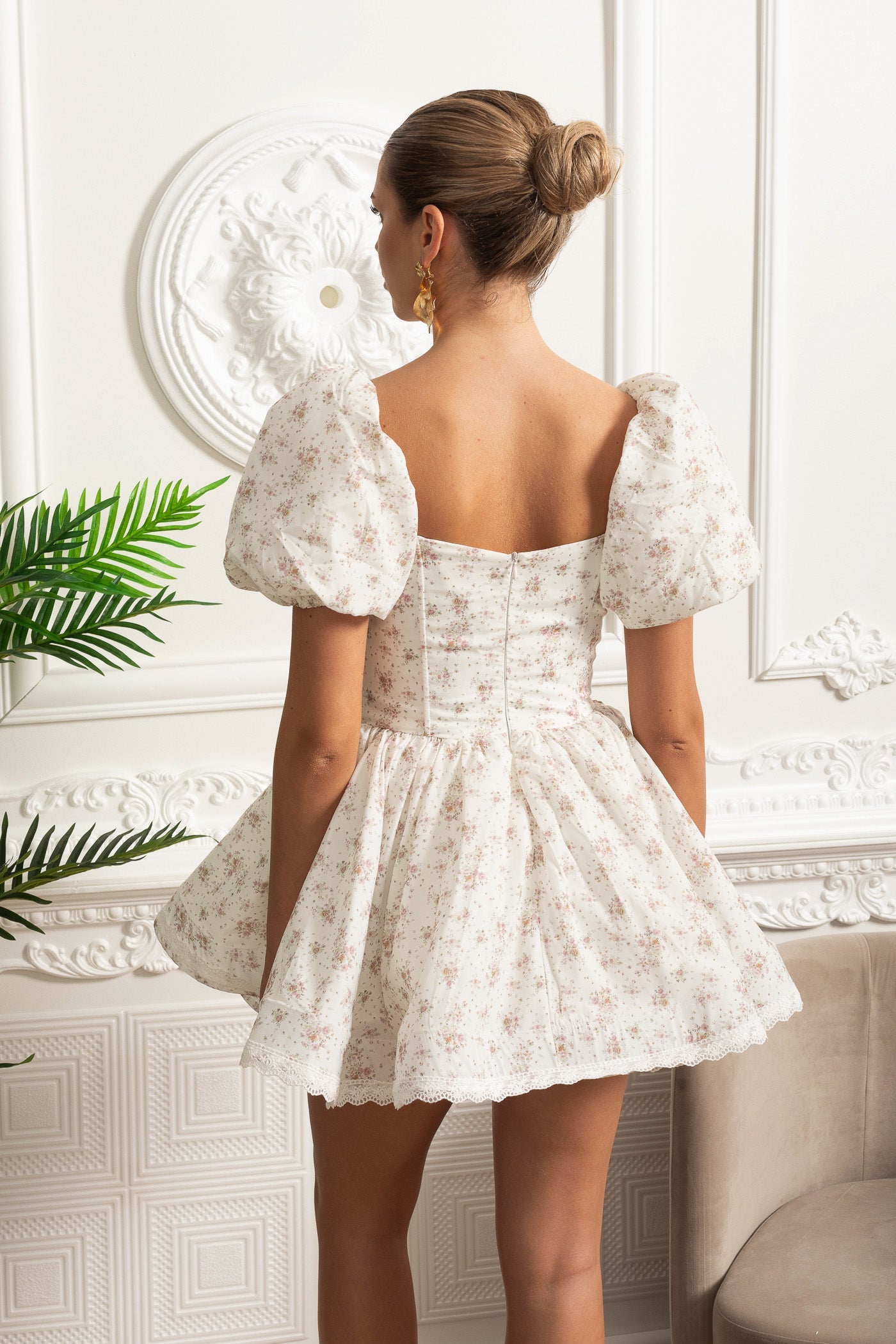 Floral Mini Dress With Puff Sleeves And 3D Rose Detail - White/Pink