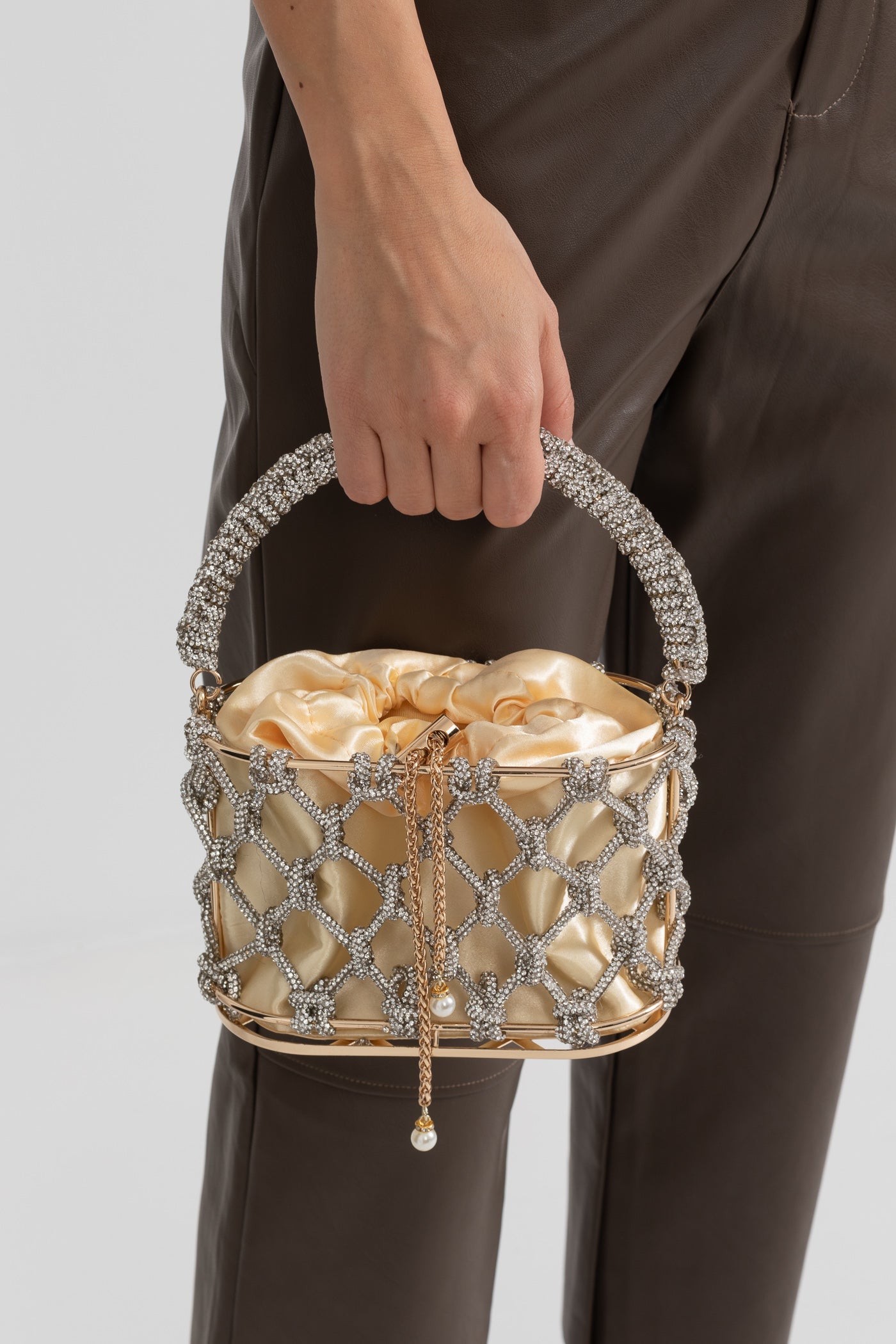 Borsa a rete scintillante con sacchetto in raso con coulisse - Argento