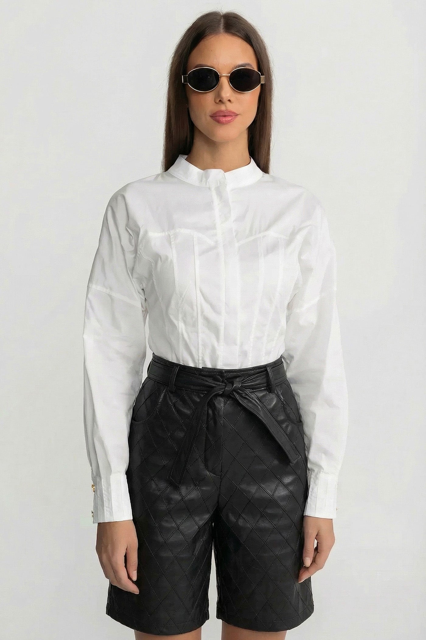 Shorts trapuntati a vita alta con cintura da annodare - Nero