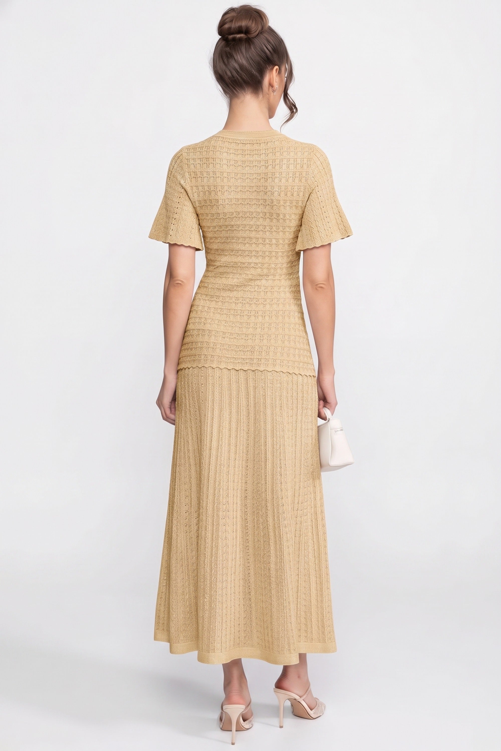 Abito midi a maniche corte con texture in maglia shimmer - Beige