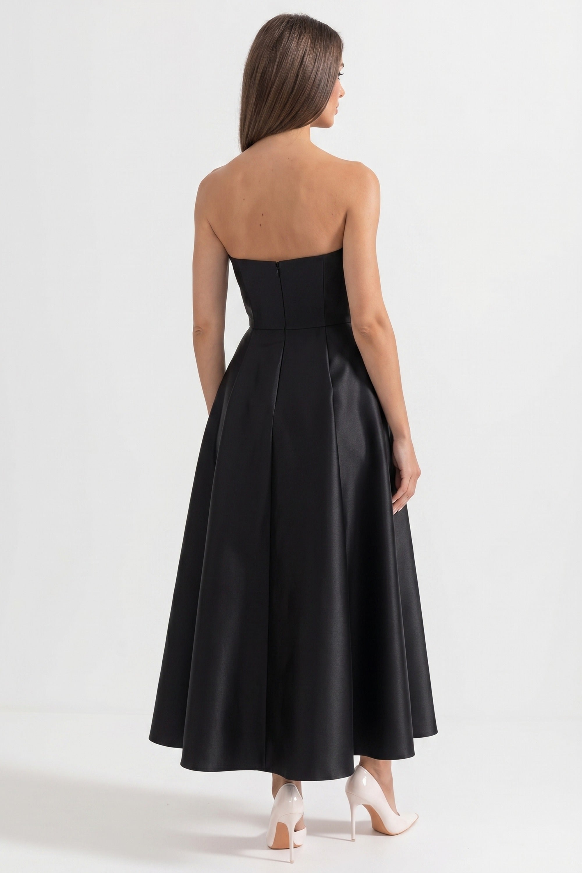 Abito da sera monospalla con rosa 3D oversize e gonna ampia - Nero