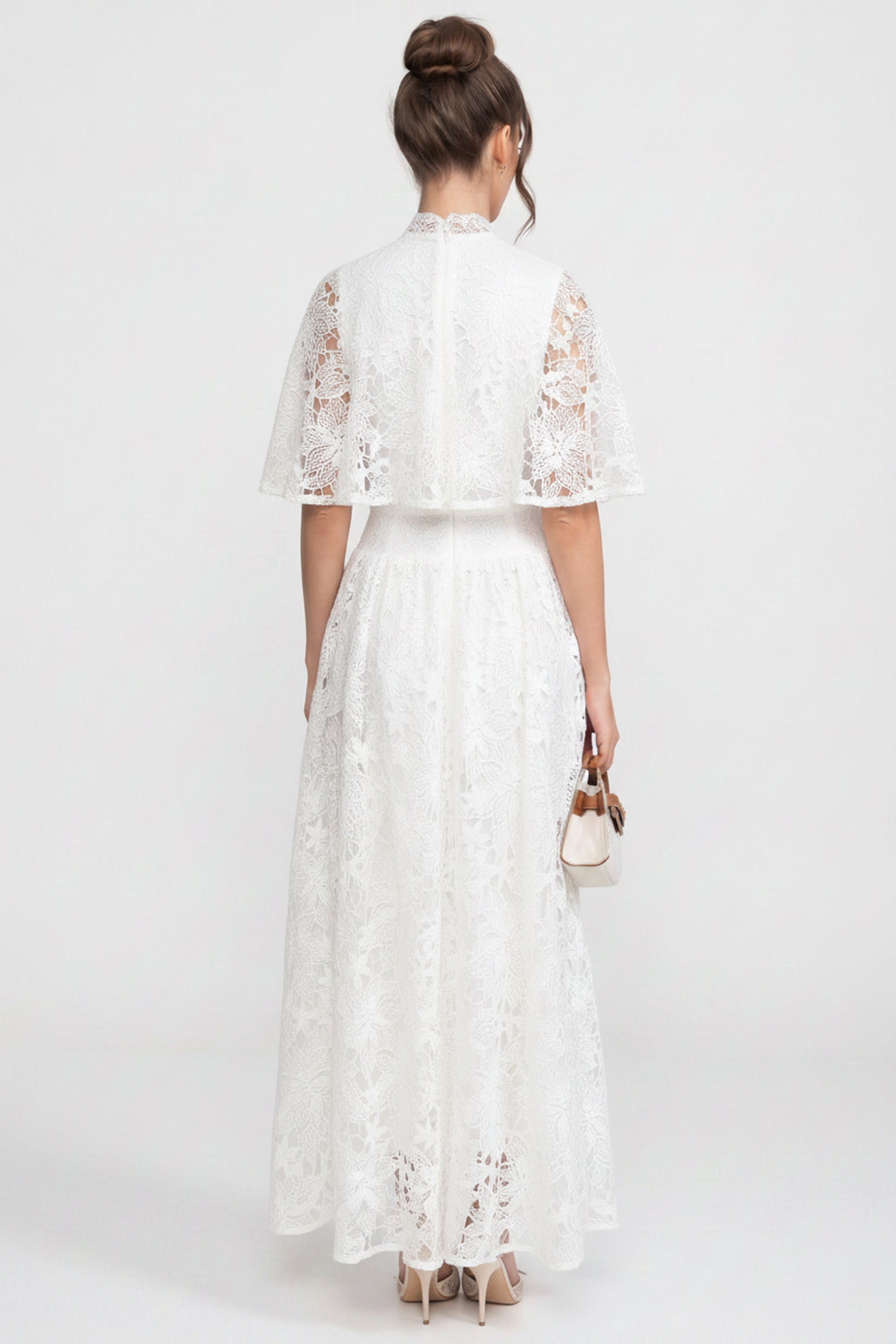 Abito Maxi in Pizzo Floreale a Maniche Corte con Dettaglio Fiocco 3D - Bianco