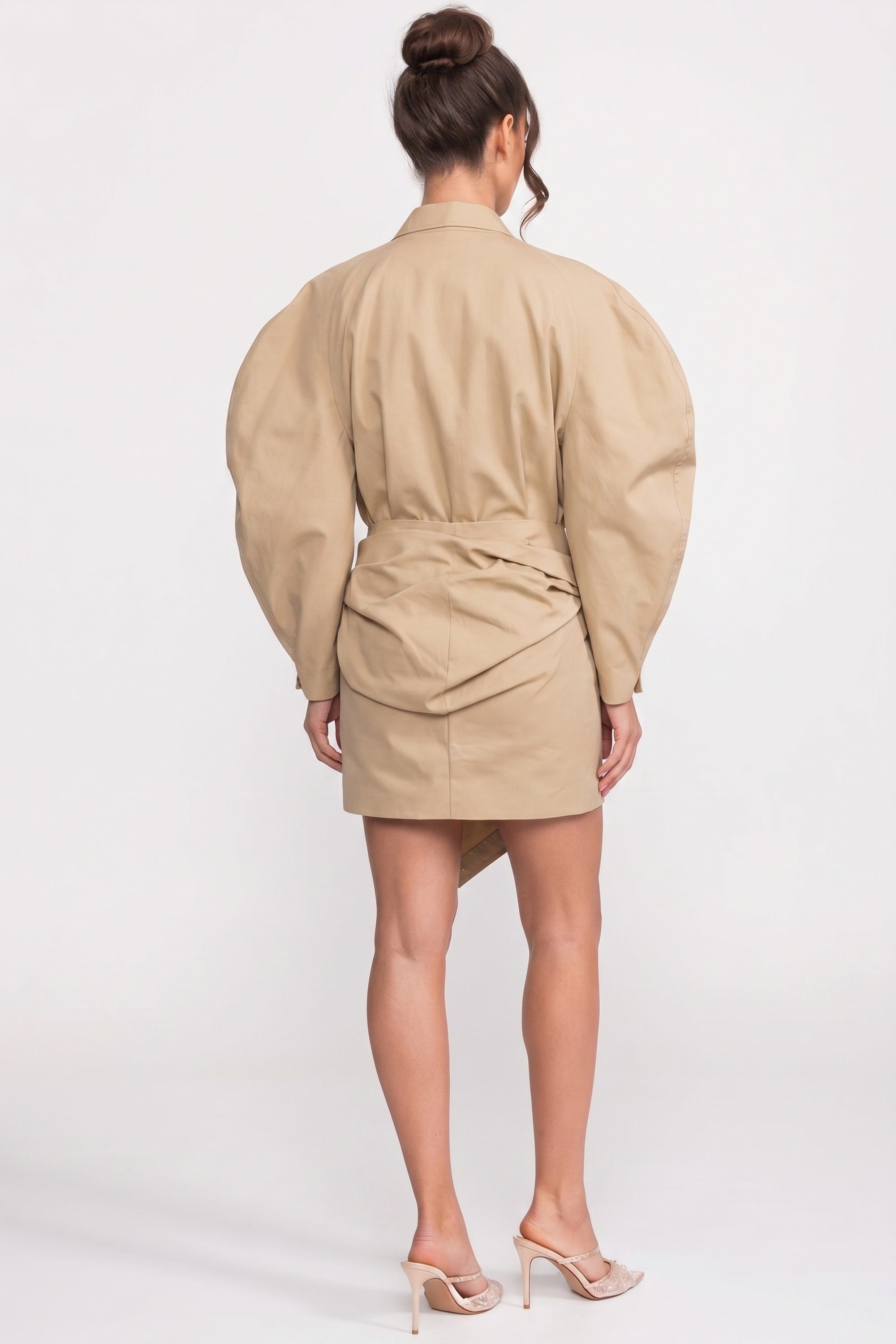 Giacca oversize con maniche a palloncino e cintura con orlo asimmetrico - Khaki