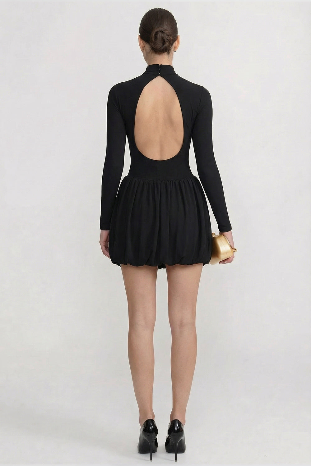 Abito Mini a Maniche Lunghe con Gonna a Sbuffo Drappeggiata - Nero