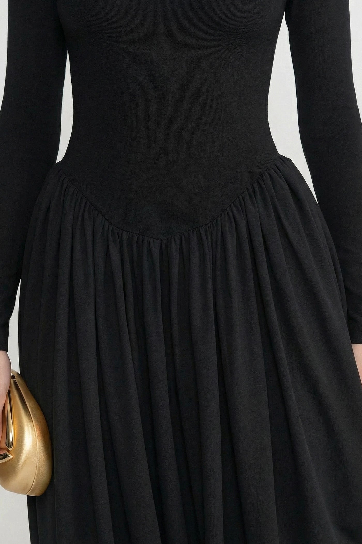 Abito Maxi a Maniche Lunghe con Gonna Drappeggiata - Nero