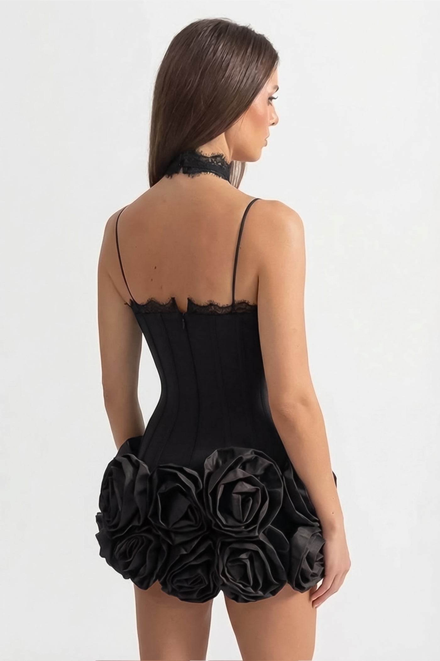 Mini abito corsetto con collo all'americana e orlo con rose 3D – Nero